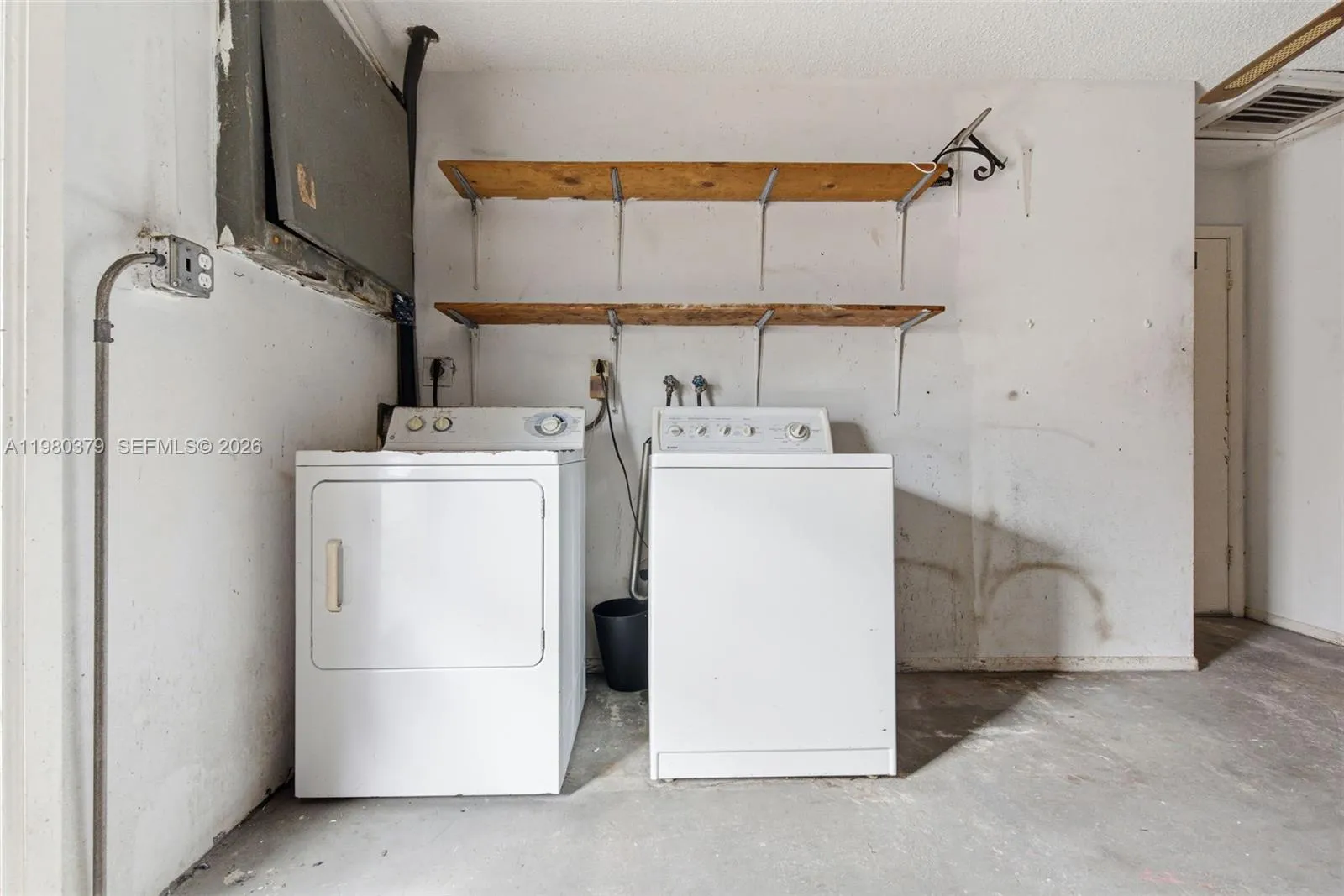 7749 Fairway Blvd, Miramar, Florida 33023, Miramar, Florida 33023, 3 Bedrooms Bedrooms, ,2 BathroomsBathrooms,Residential,For Sale,7749 Fairway Blvd, Miramar, Florida 33023,A11980379