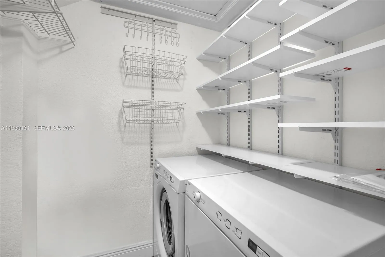 3245 Virginia St 19, Miami, Florida 33133, Miami, Florida 33133, 1 Bedroom Bedrooms, ,1 BathroomBathrooms,Residential Lease,For Rent,3245 Virginia St 19, Miami, Florida 33133,A11980161