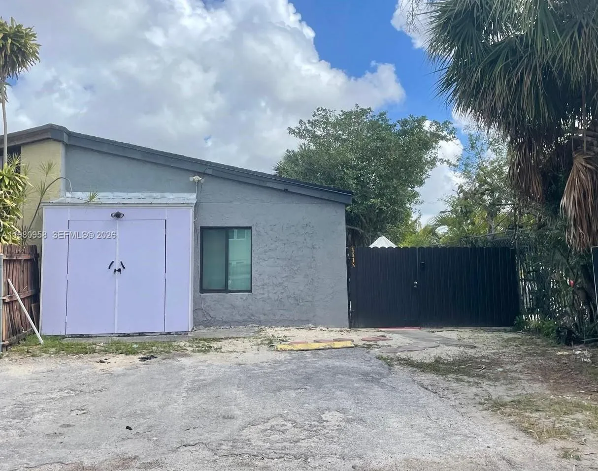 4518 Nw 185th St, Miami Gardens, Florida 33055, Miami Gardens, Florida 33055, 2 Bedrooms Bedrooms, ,1 BathroomBathrooms,Residential,For Sale,4518 Nw 185th St, Miami Gardens, Florida 33055,A11980958