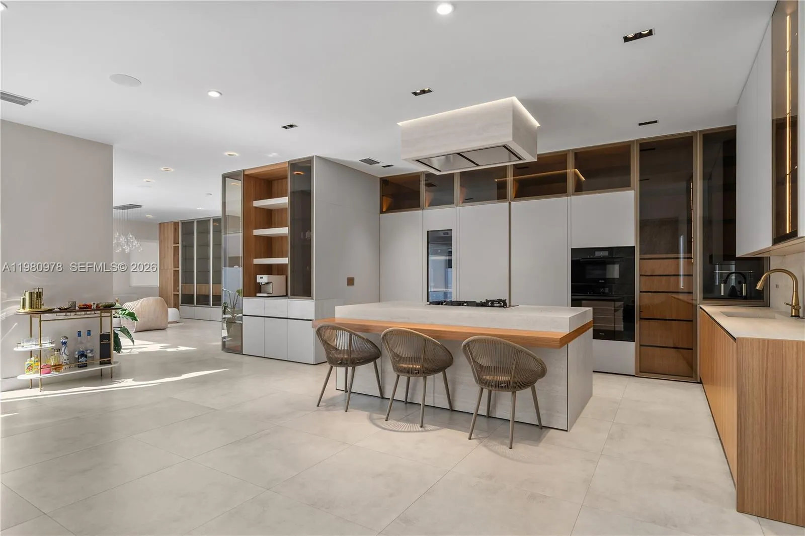 7453 Nw 100th Ct, Doral, Florida 33178, Doral, Florida 33178, 5 Bedrooms Bedrooms, ,5 BathroomsBathrooms,Residential,For Sale,7453 Nw 100th Ct, Doral, Florida 33178,A11980978