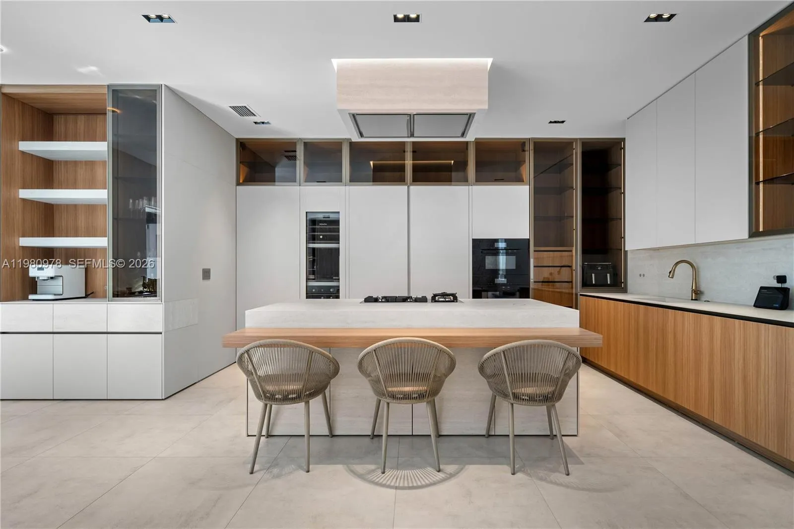 7453 Nw 100th Ct, Doral, Florida 33178, Doral, Florida 33178, 5 Bedrooms Bedrooms, ,5 BathroomsBathrooms,Residential,For Sale,7453 Nw 100th Ct, Doral, Florida 33178,A11980978