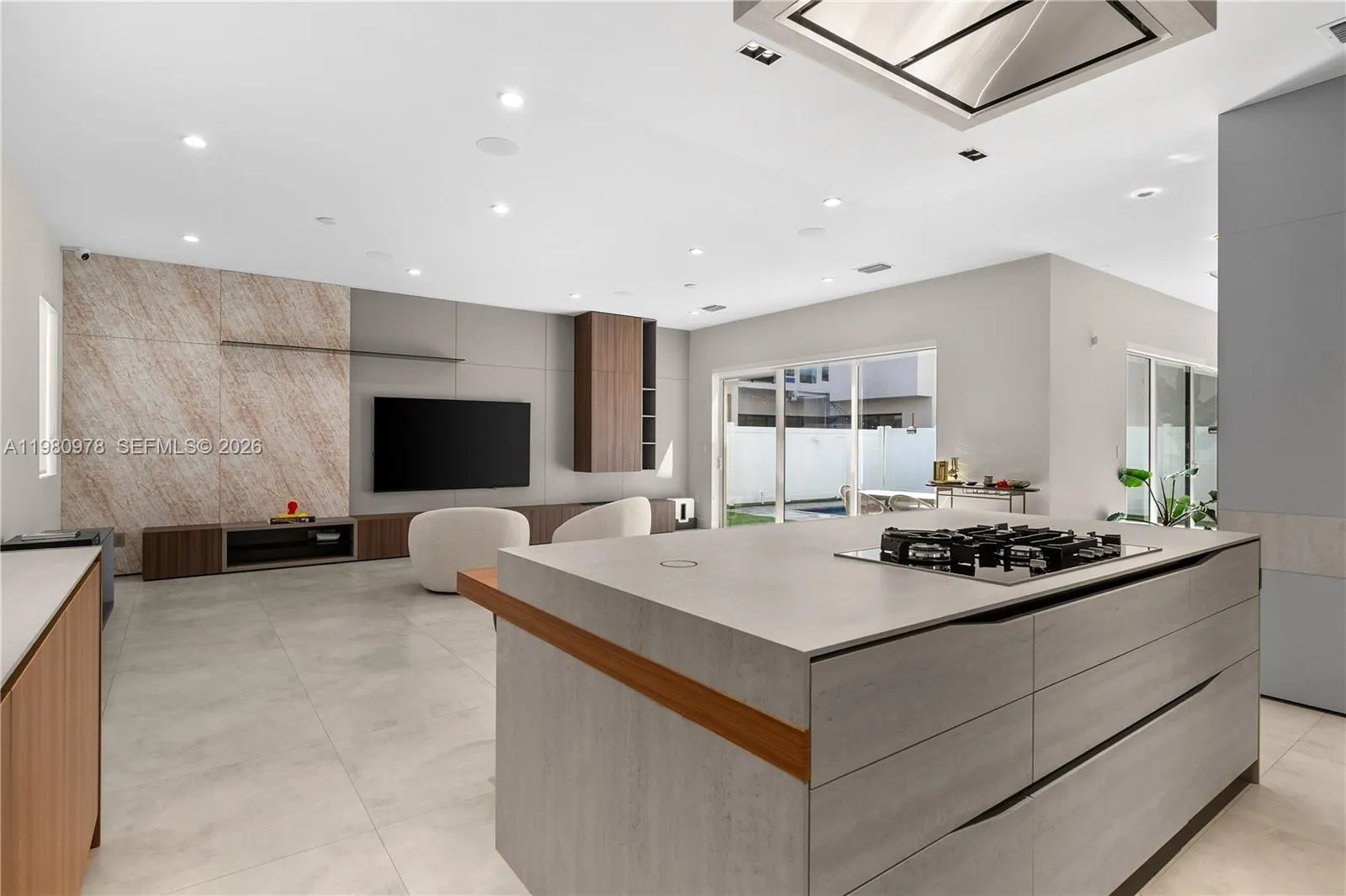 7453 Nw 100th Ct, Doral, Florida 33178, Doral, Florida 33178, 5 Bedrooms Bedrooms, ,5 BathroomsBathrooms,Residential,For Sale,7453 Nw 100th Ct, Doral, Florida 33178,A11980978