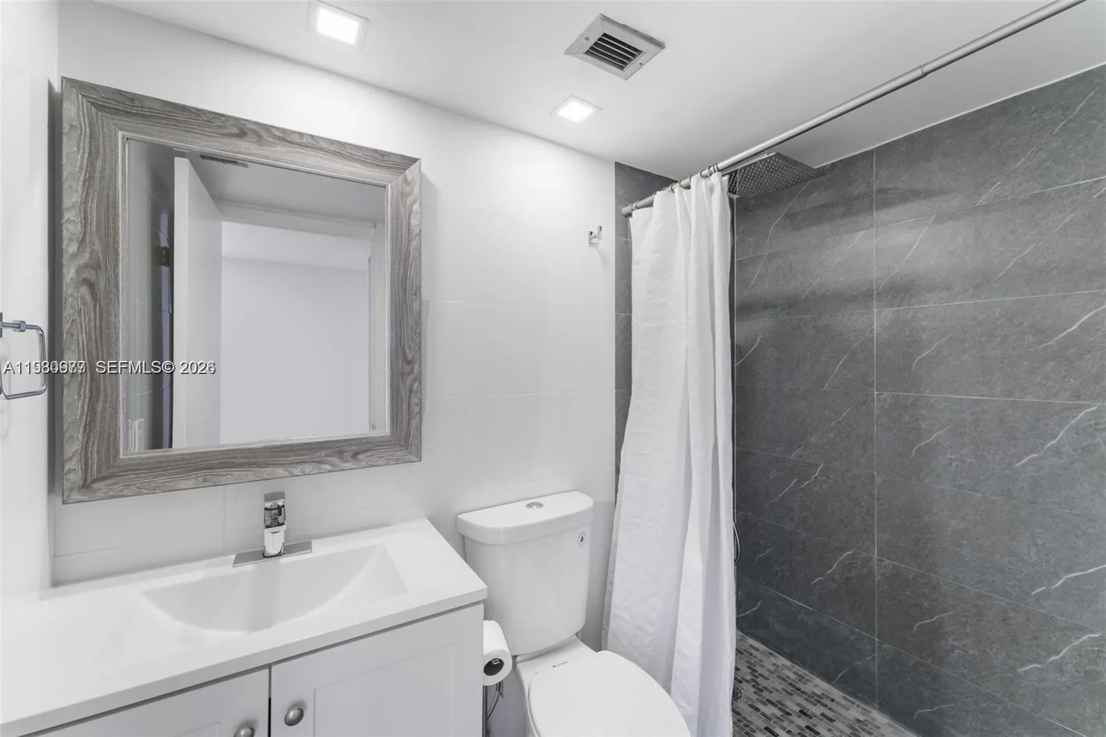 17890 W Dixie Hwy 501, North Miami Beach, Florida, North Miami Beach, Florida 33160, 2 Bedrooms Bedrooms, ,2 BathroomsBathrooms,Residential Lease,For Rent,17890 W Dixie Hwy 501, North Miami Beach, Florida ,A11980977