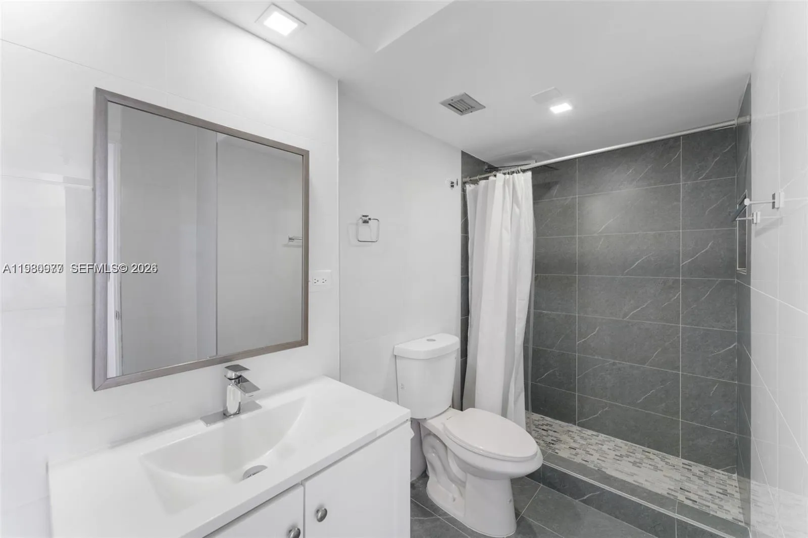 17890 W Dixie Hwy 501, North Miami Beach, Florida, North Miami Beach, Florida 33160, 2 Bedrooms Bedrooms, ,2 BathroomsBathrooms,Residential Lease,For Rent,17890 W Dixie Hwy 501, North Miami Beach, Florida ,A11980977