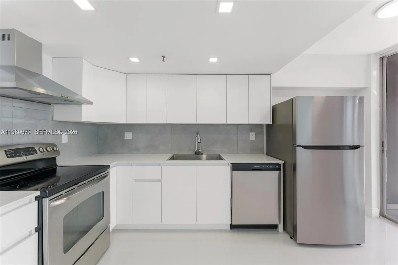 17890 W Dixie Hwy 501, North Miami Beach, Florida, North Miami Beach, Florida 33160, 2 Bedrooms Bedrooms, ,2 BathroomsBathrooms,Residential Lease,For Rent,17890 W Dixie Hwy 501, North Miami Beach, Florida ,A11980977