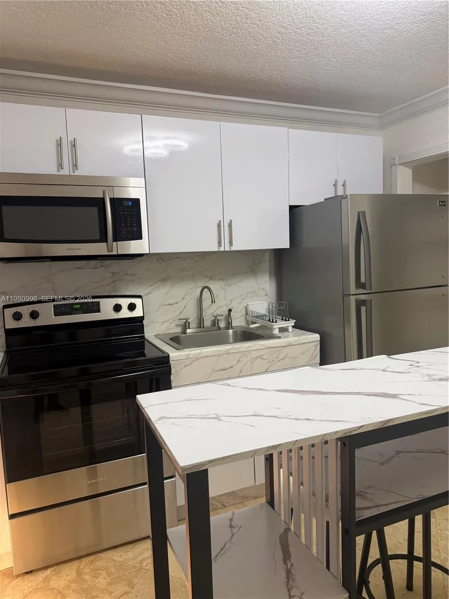 5435 Sw 153rd Ave Rd 2fl, Miami, Florida 33185, Miami, Florida 33185, 2 Bedrooms Bedrooms, ,1 BathroomBathrooms,Residential Lease,For Rent,5435 Sw 153rd Ave Rd 2fl, Miami, Florida 33185,A11980996