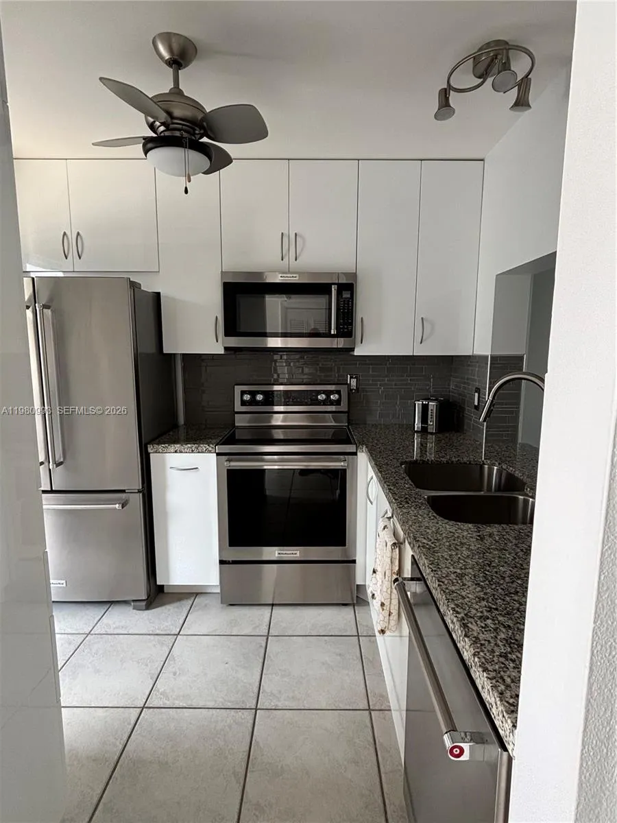1481 S Ocean Blvd 106e, Lauderdale By The Sea, Flo, Lauderdale By The Sea, Florida 33062, 1 Bedroom Bedrooms, ,1 BathroomBathrooms,Residential Lease,For Rent,1481 S Ocean Blvd 106e, Lauderdale By The Sea, Flo,A11980993