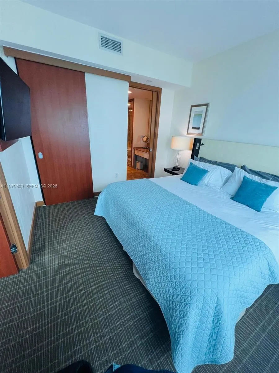 1395 Brickell Ave 2712, Miami, Florida 33131, Miami, Florida 33131, 1 Bedroom Bedrooms, ,1 BathroomBathrooms,Residential Lease,For Rent,1395 Brickell Ave 2712, Miami, Florida 33131,A11979339