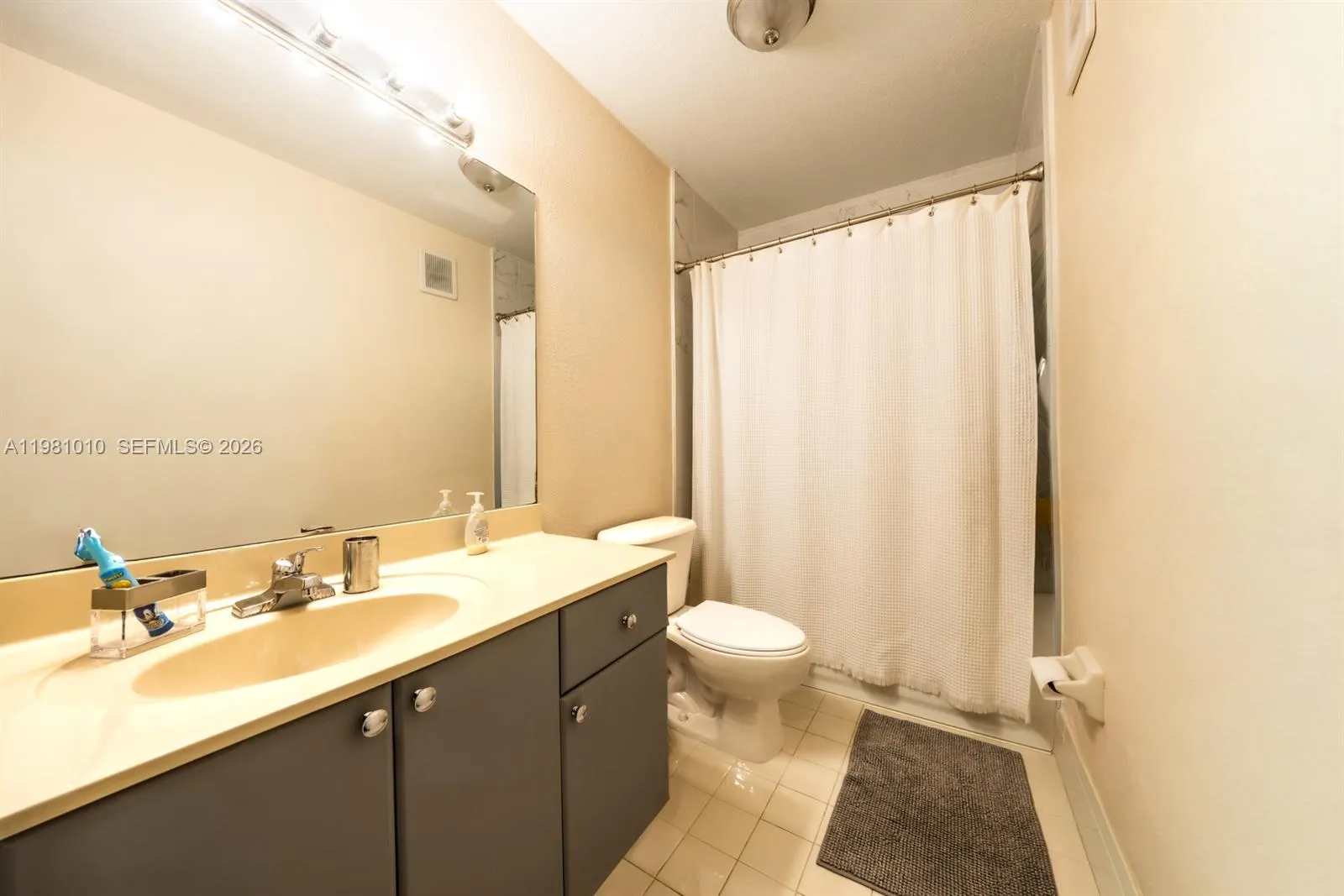 Hialeah, Florida 33018, 3 Bedrooms Bedrooms, ,2 BathroomsBathrooms,Residential,For Sale,A11981010