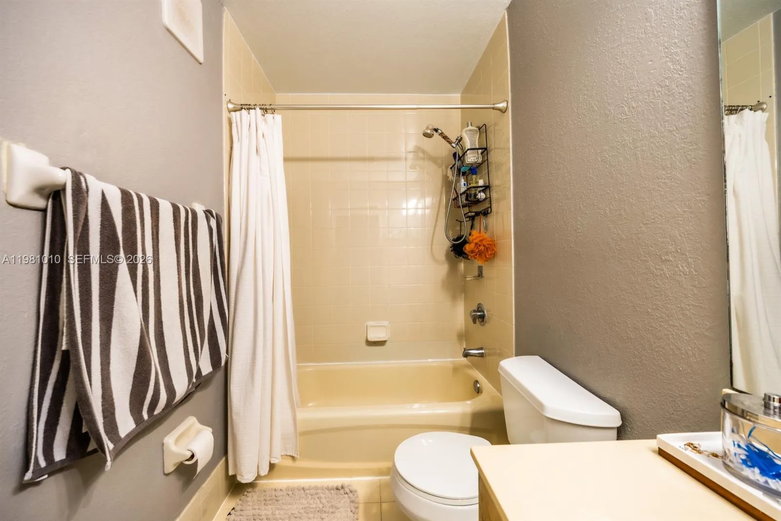 Hialeah, Florida 33018, 3 Bedrooms Bedrooms, ,2 BathroomsBathrooms,Residential,For Sale,A11981010