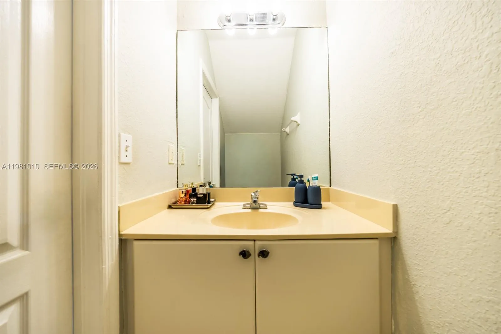 Hialeah, Florida 33018, 3 Bedrooms Bedrooms, ,2 BathroomsBathrooms,Residential,For Sale,A11981010