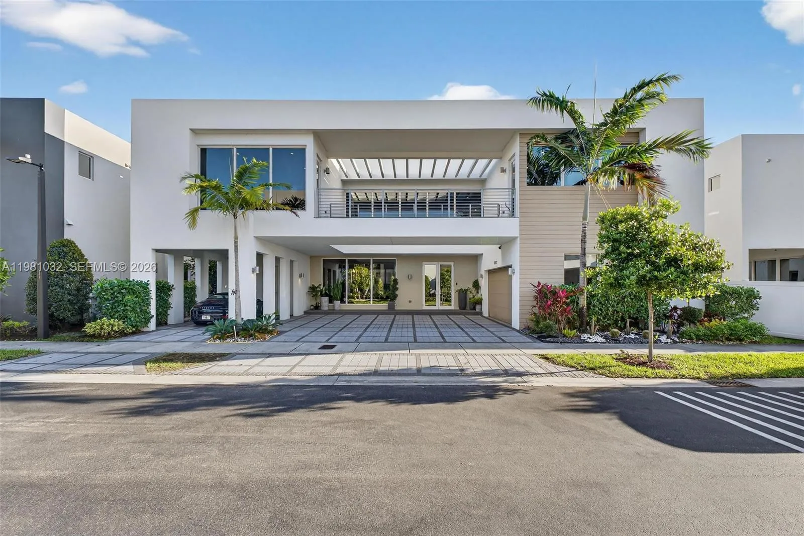 10292 Nw 75th Ter, Doral, Florida 33178, Doral, Florida 33178, 6 Bedrooms Bedrooms, ,7 BathroomsBathrooms,Residential,For Sale,10292 Nw 75th Ter, Doral, Florida 33178,A11981032