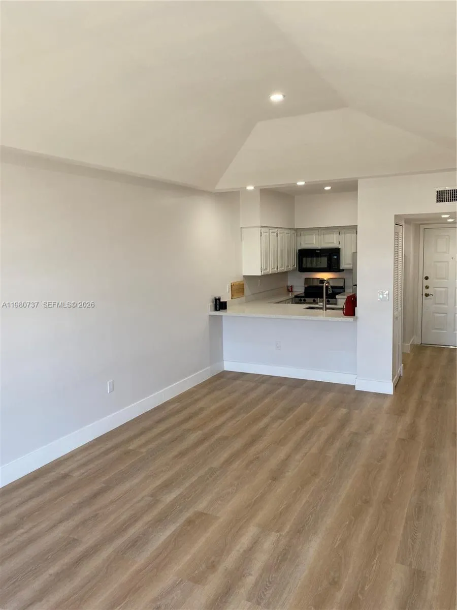 1280 S Alhambra Cir 1421, Coral Gables, Florida 33, Coral Gables, Florida 33146, 1 Bedroom Bedrooms, ,1 BathroomBathrooms,Residential Lease,For Rent,1280 S Alhambra Cir 1421, Coral Gables, Florida 33,A11980737