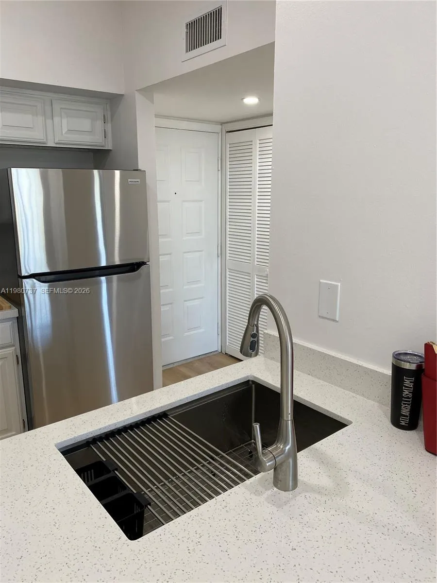 1280 S Alhambra Cir 1421, Coral Gables, Florida 33, Coral Gables, Florida 33146, 1 Bedroom Bedrooms, ,1 BathroomBathrooms,Residential Lease,For Rent,1280 S Alhambra Cir 1421, Coral Gables, Florida 33,A11980737