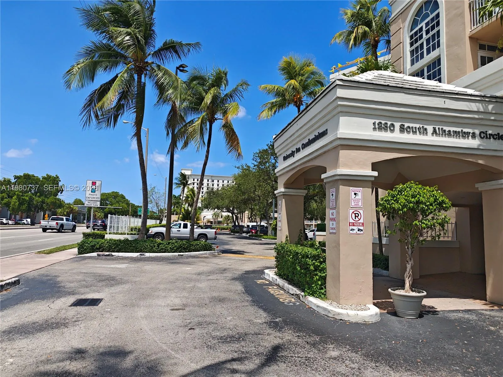 1280 S Alhambra Cir 1421, Coral Gables, Florida 33, Coral Gables, Florida 33146, 1 Bedroom Bedrooms, ,1 BathroomBathrooms,Residential Lease,For Rent,1280 S Alhambra Cir 1421, Coral Gables, Florida 33,A11980737