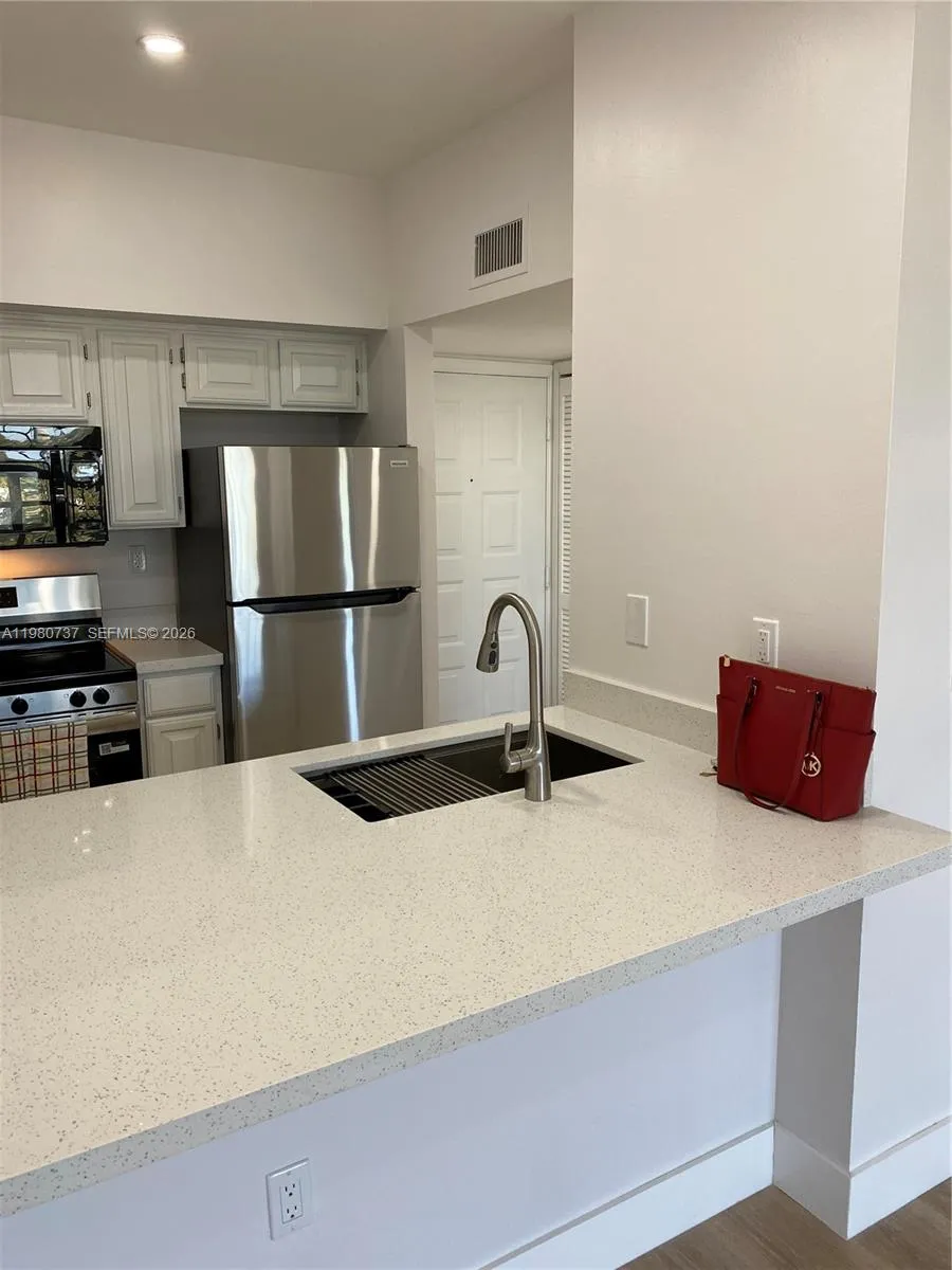 1280 S Alhambra Cir 1421, Coral Gables, Florida 33, Coral Gables, Florida 33146, 1 Bedroom Bedrooms, ,1 BathroomBathrooms,Residential Lease,For Rent,1280 S Alhambra Cir 1421, Coral Gables, Florida 33,A11980737