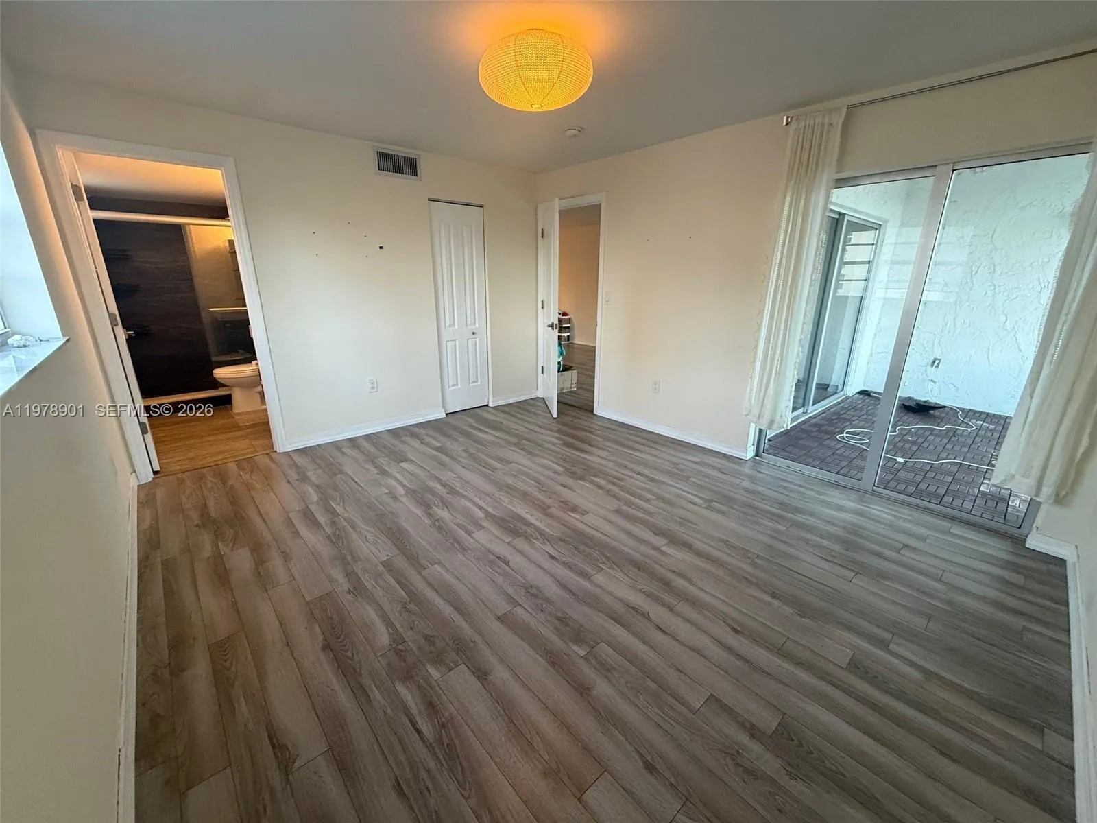 18001 N Bay Rd 403, Sunny Isles Beach, Florida 331, Sunny Isles Beach, Florida 33160, 3 Bedrooms Bedrooms, ,2 BathroomsBathrooms,Residential Lease,For Rent,18001 N Bay Rd 403, Sunny Isles Beach, Florida 331,A11978901