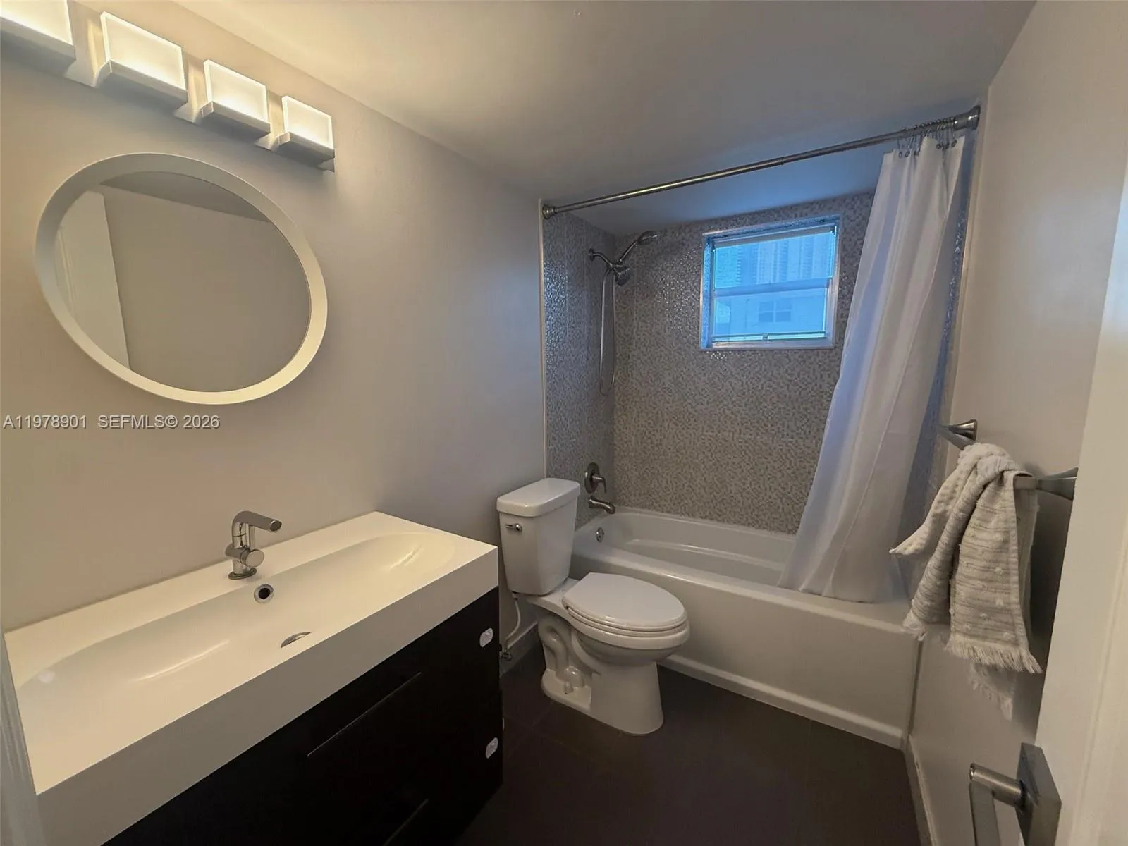 18001 N Bay Rd 403, Sunny Isles Beach, Florida 331, Sunny Isles Beach, Florida 33160, 3 Bedrooms Bedrooms, ,2 BathroomsBathrooms,Residential Lease,For Rent,18001 N Bay Rd 403, Sunny Isles Beach, Florida 331,A11978901