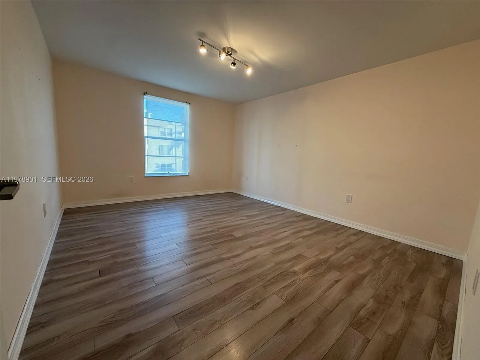 18001 N Bay Rd 403, Sunny Isles Beach, Florida 331, Sunny Isles Beach, Florida 33160, 3 Bedrooms Bedrooms, ,2 BathroomsBathrooms,Residential Lease,For Rent,18001 N Bay Rd 403, Sunny Isles Beach, Florida 331,A11978901
