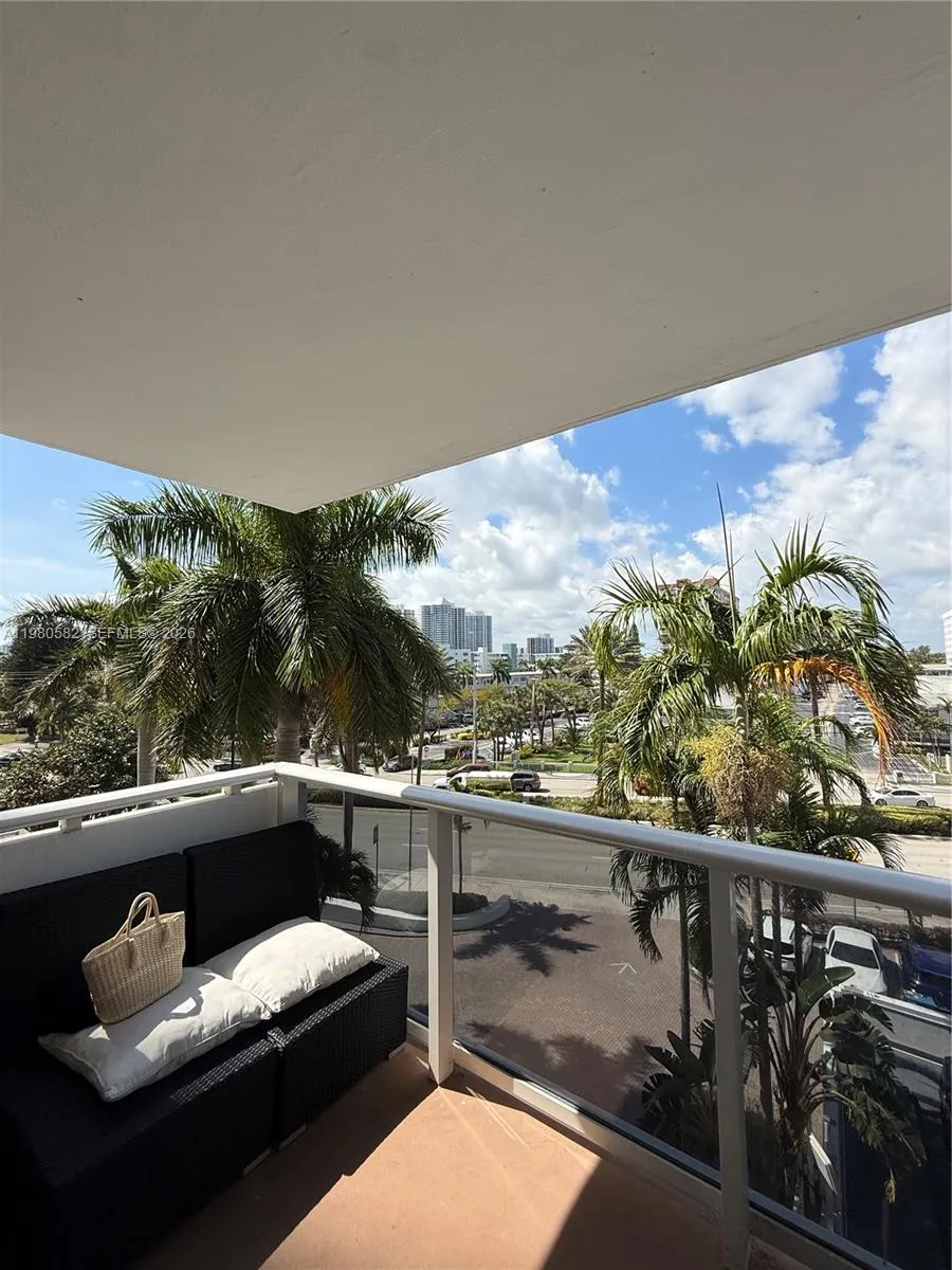 3140 S Ocean Dr 310, Hallandale Beach, Florida 330, Hallandale Beach, Florida 33009, 2 Bedrooms Bedrooms, ,2 BathroomsBathrooms,Residential,For Sale,3140 S Ocean Dr 310, Hallandale Beach, Florida 330,A11980582