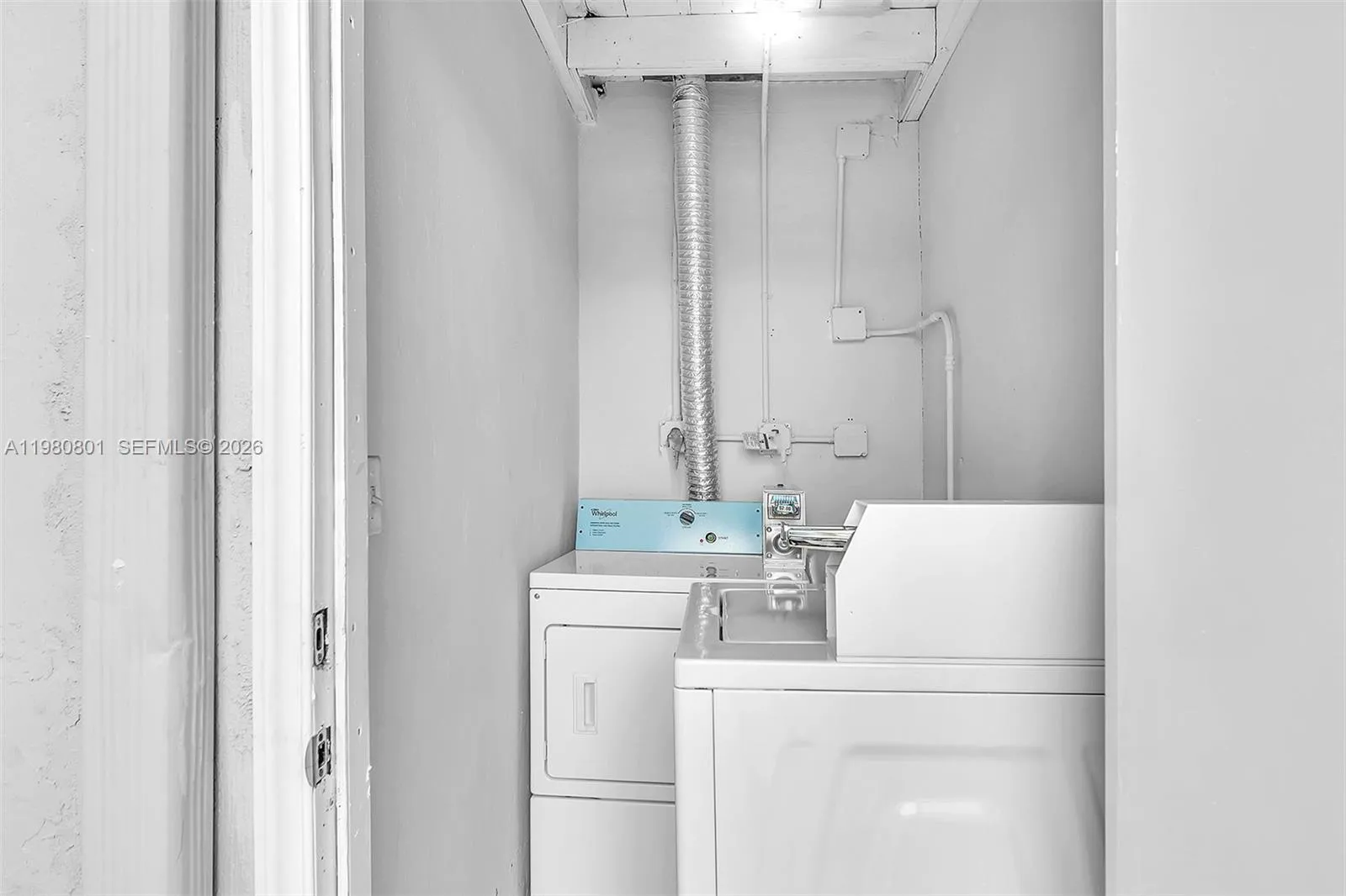 1229 Miami Rd 3, Fort Lauderdale, Florida 33316, Fort Lauderdale, Florida 33316, 1 Bedroom Bedrooms, ,1 BathroomBathrooms,Residential Lease,For Rent,1229 Miami Rd 3, Fort Lauderdale, Florida 33316,A11980801