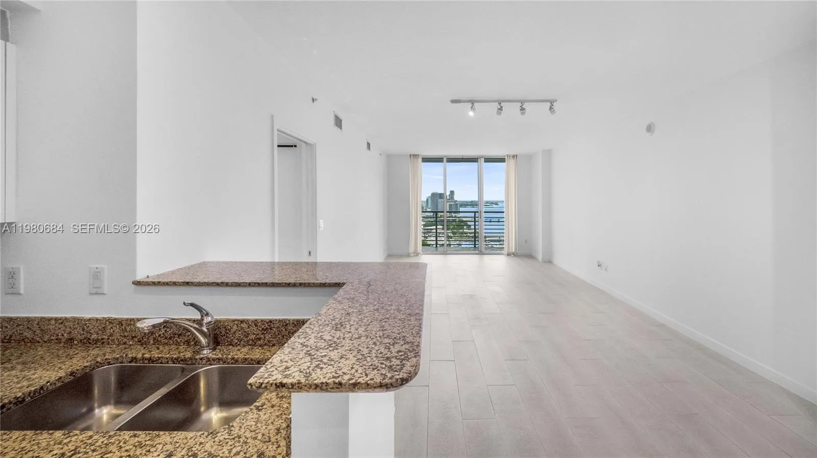 325 S Biscayne Blvd 4314, Miami, Florida 33131, Miami, Florida 33131, 2 Bedrooms Bedrooms, ,2 BathroomsBathrooms,Residential Lease,For Rent,325 S Biscayne Blvd 4314, Miami, Florida 33131,A11980684