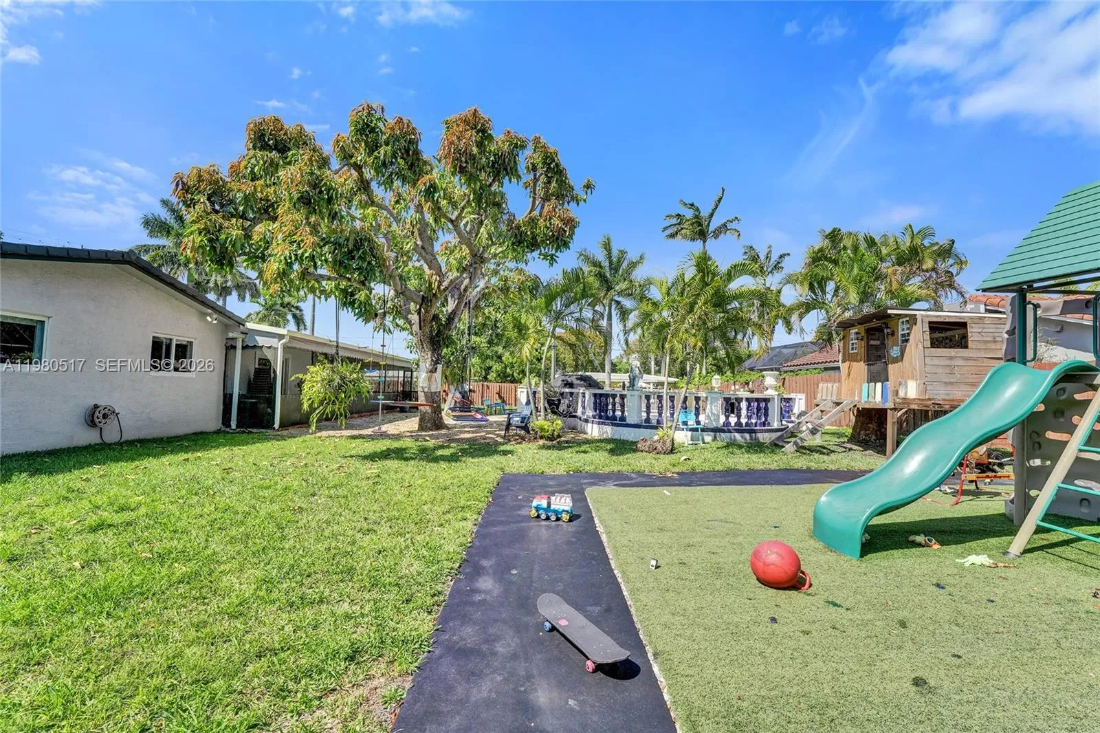 1015 S 14th Ave, Hollywood, Florida 33020, Hollywood, Florida 33020, 3 Bedrooms Bedrooms, ,4 BathroomsBathrooms,Residential,For Sale,1015 S 14th Ave, Hollywood, Florida 33020,A11980517