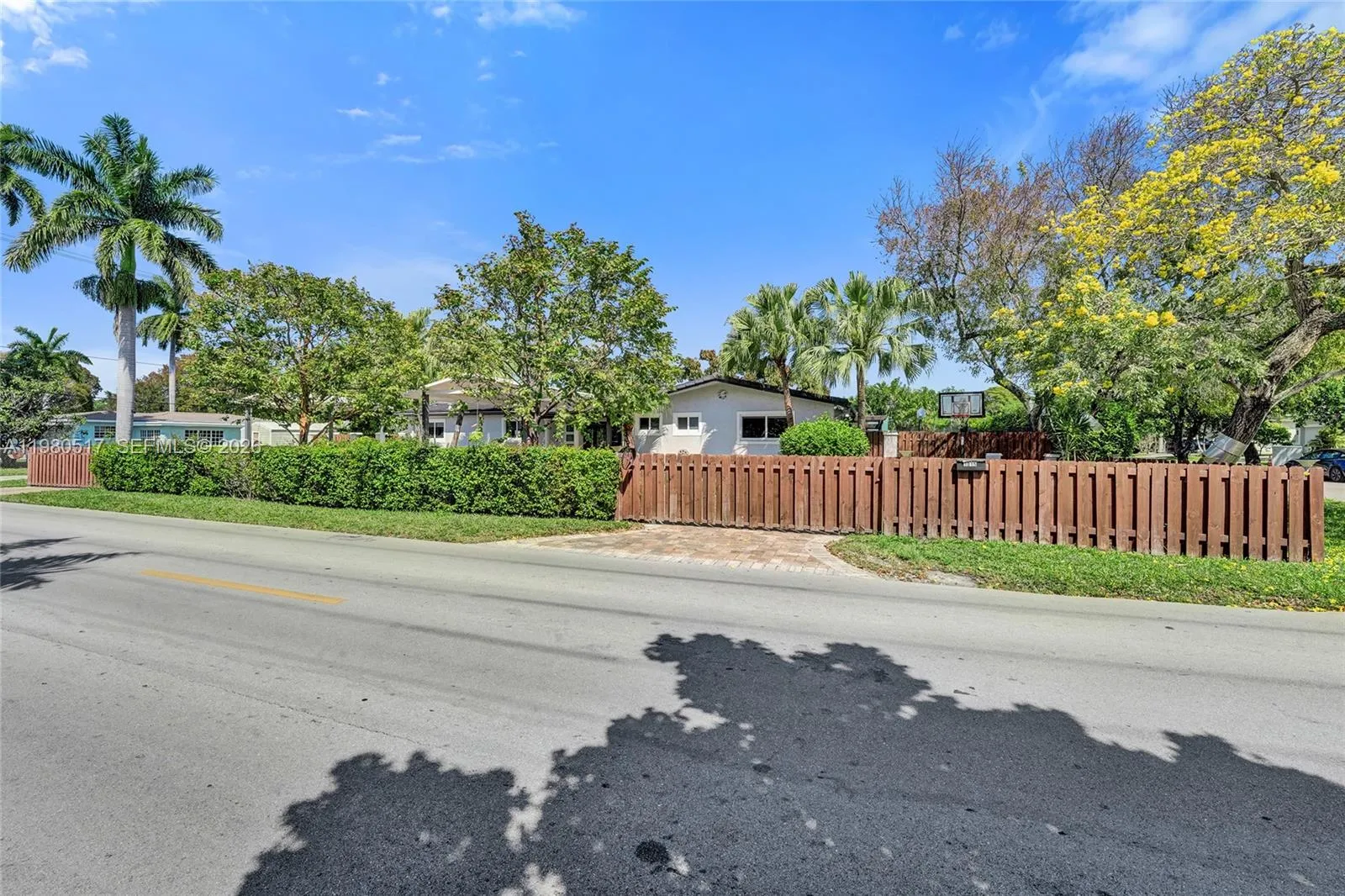 1015 S 14th Ave, Hollywood, Florida 33020, Hollywood, Florida 33020, 3 Bedrooms Bedrooms, ,4 BathroomsBathrooms,Residential,For Sale,1015 S 14th Ave, Hollywood, Florida 33020,A11980517