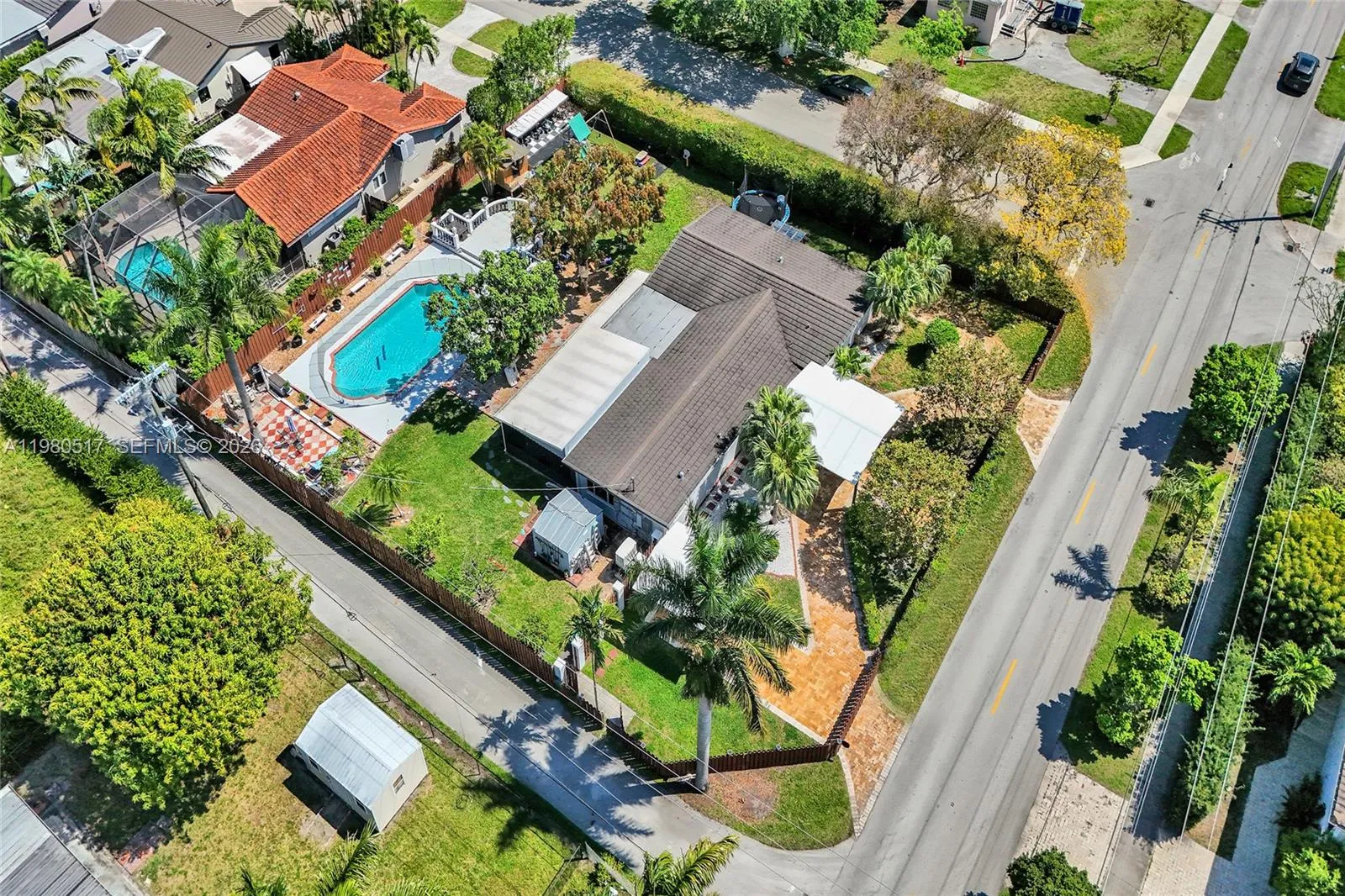 1015 S 14th Ave, Hollywood, Florida 33020, Hollywood, Florida 33020, 3 Bedrooms Bedrooms, ,4 BathroomsBathrooms,Residential,For Sale,1015 S 14th Ave, Hollywood, Florida 33020,A11980517