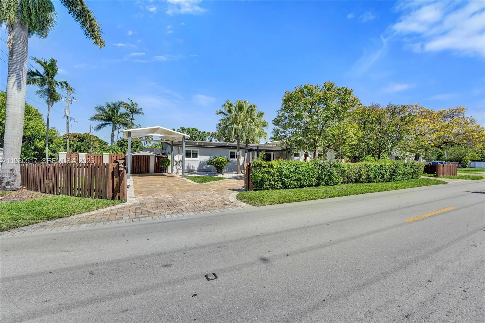 1015 S 14th Ave, Hollywood, Florida 33020, Hollywood, Florida 33020, 3 Bedrooms Bedrooms, ,4 BathroomsBathrooms,Residential,For Sale,1015 S 14th Ave, Hollywood, Florida 33020,A11980517