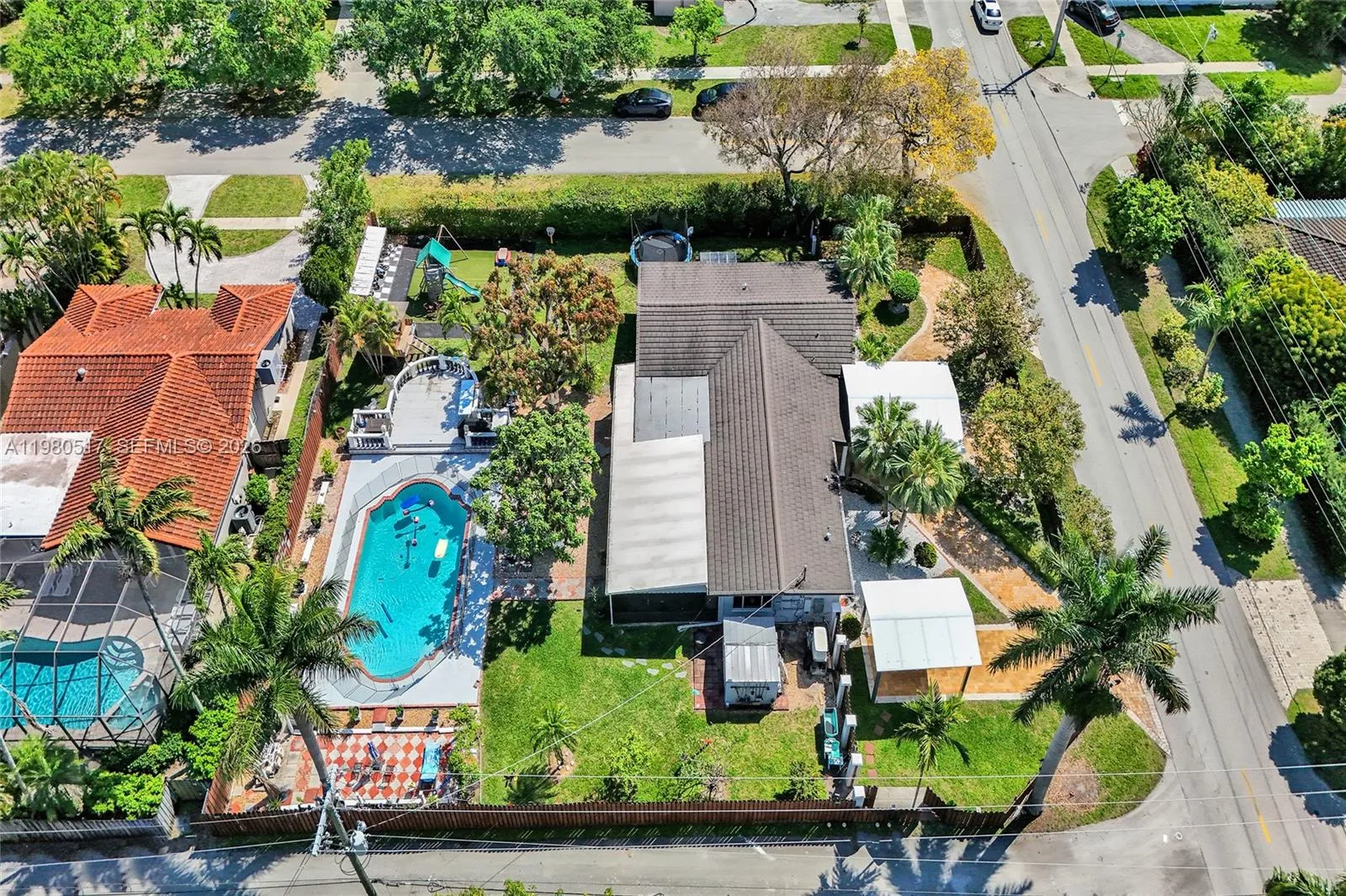1015 S 14th Ave, Hollywood, Florida 33020, Hollywood, Florida 33020, 3 Bedrooms Bedrooms, ,4 BathroomsBathrooms,Residential,For Sale,1015 S 14th Ave, Hollywood, Florida 33020,A11980517