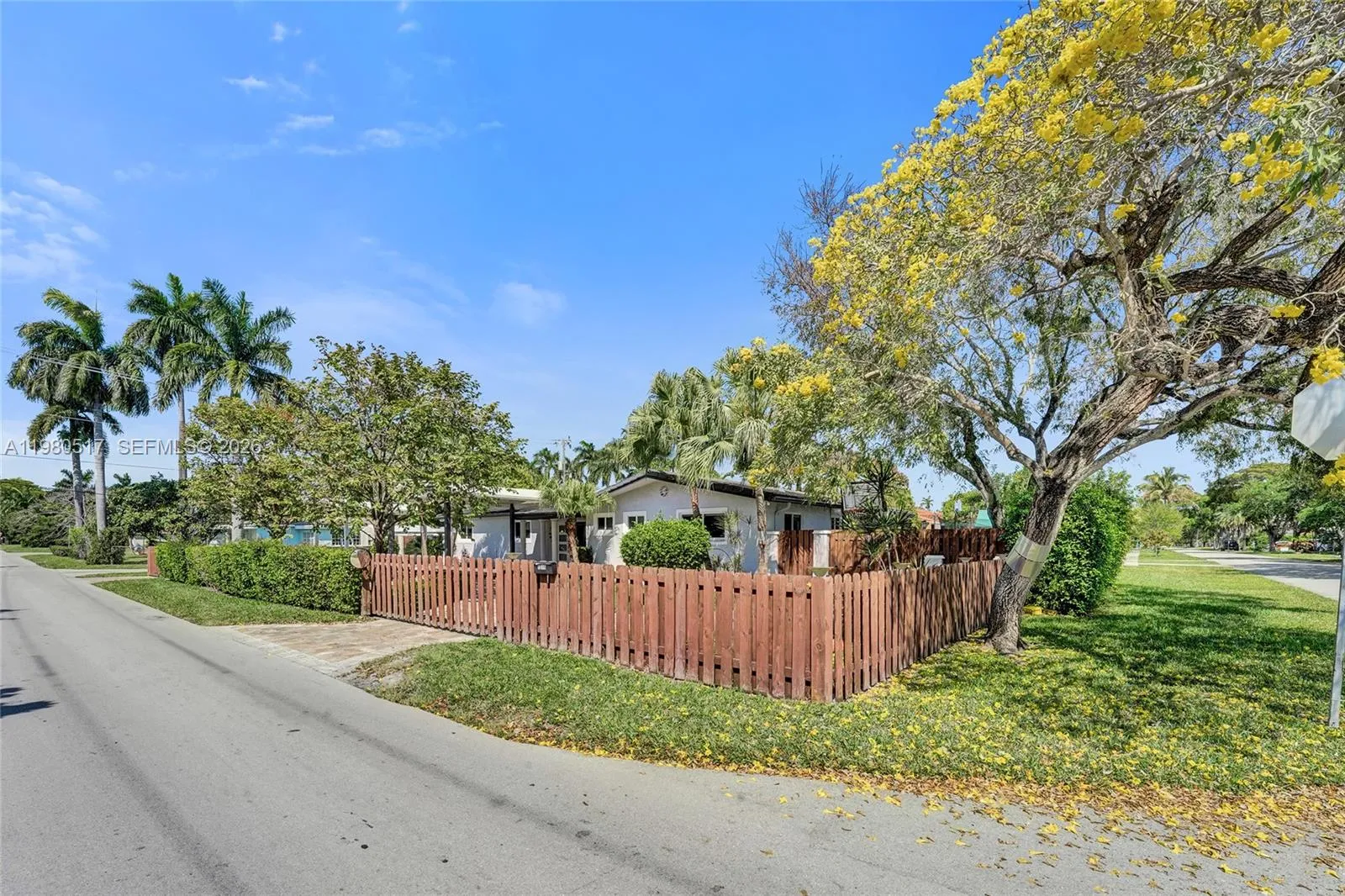 1015 S 14th Ave, Hollywood, Florida 33020, Hollywood, Florida 33020, 3 Bedrooms Bedrooms, ,4 BathroomsBathrooms,Residential,For Sale,1015 S 14th Ave, Hollywood, Florida 33020,A11980517