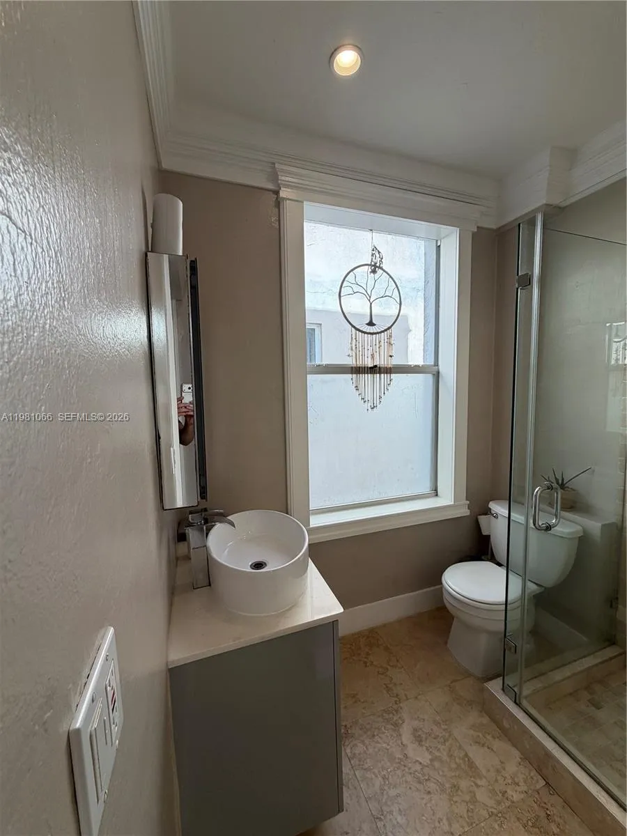119 Menores Ave 8a, Coral Gables, Florida 33134, Coral Gables, Florida 33134, ,1 BathroomBathrooms,Residential Lease,For Rent,119 Menores Ave 8a, Coral Gables, Florida 33134,A11981066