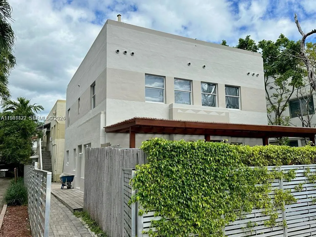 833 W 39th St 3, Miami Beach, Florida 33140, Miami Beach, Florida 33140, 1 Bedroom Bedrooms, ,1 BathroomBathrooms,Residential Lease,For Rent,833 W 39th St 3, Miami Beach, Florida 33140,A11981121 833 W 39th St 3, Miami Beach, Florida 33140, Miami Beach, Florida 33140, 1 Bedroom Bedrooms, ,1 BathroomBathrooms,Residential Lease,For Rent,833 W 39th St 3, Miami Beach, Florida 33140,A11981121