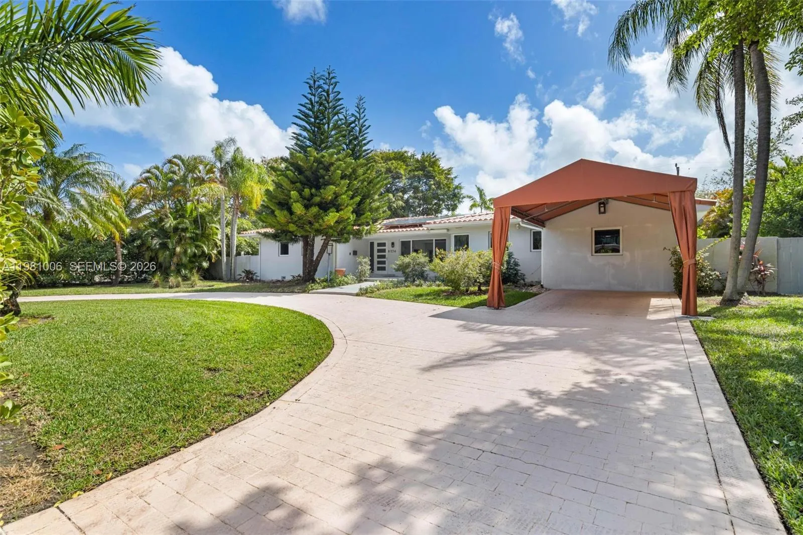 1014 Jefferson St, Hollywood, Florida 33019, Hollywood, Florida 33019, 4 Bedrooms Bedrooms, ,4 BathroomsBathrooms,Residential,For Sale,1014 Jefferson St, Hollywood, Florida 33019,A11981006