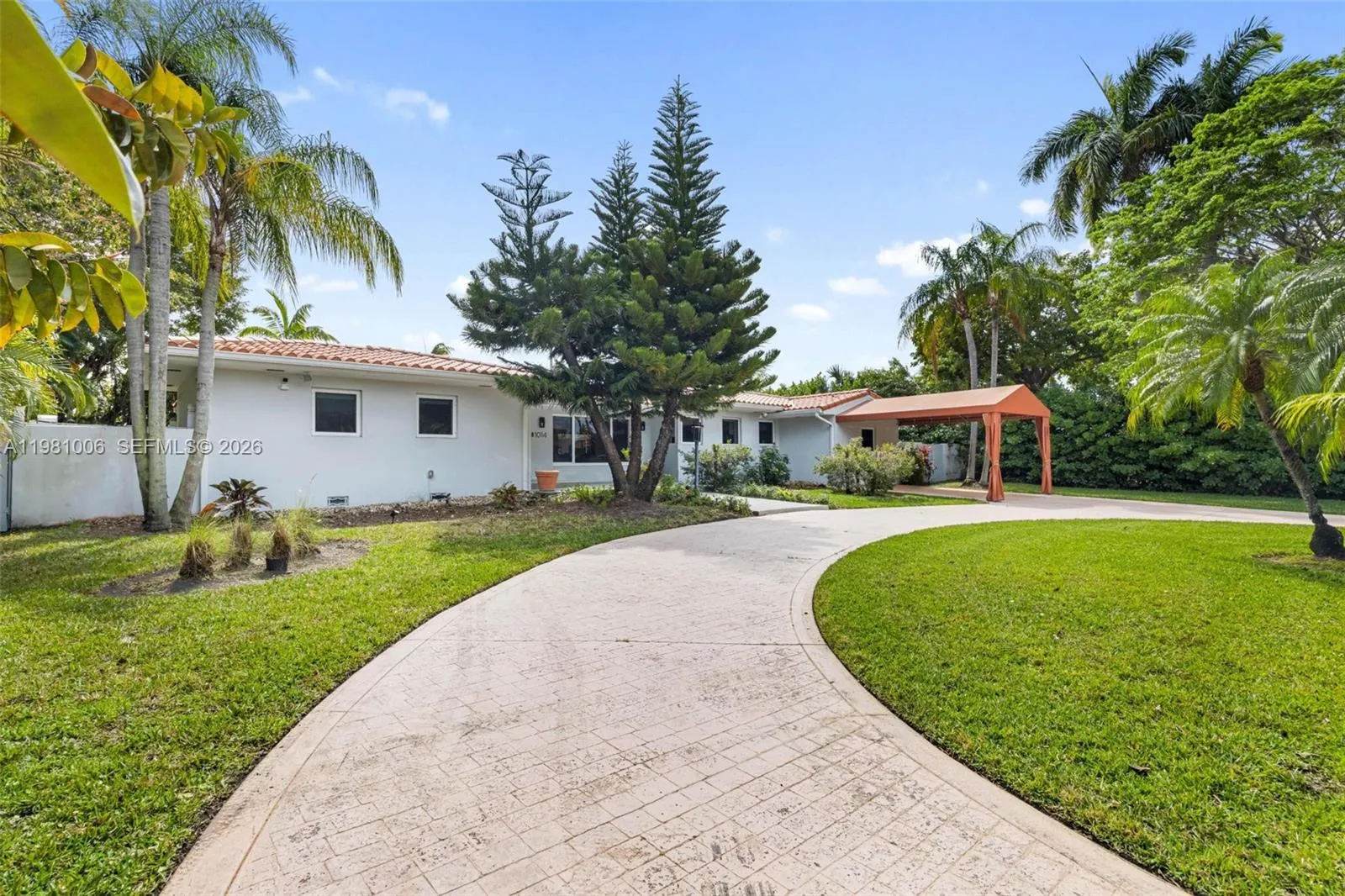 1014 Jefferson St, Hollywood, Florida 33019, Hollywood, Florida 33019, 4 Bedrooms Bedrooms, ,4 BathroomsBathrooms,Residential,For Sale,1014 Jefferson St, Hollywood, Florida 33019,A11981006