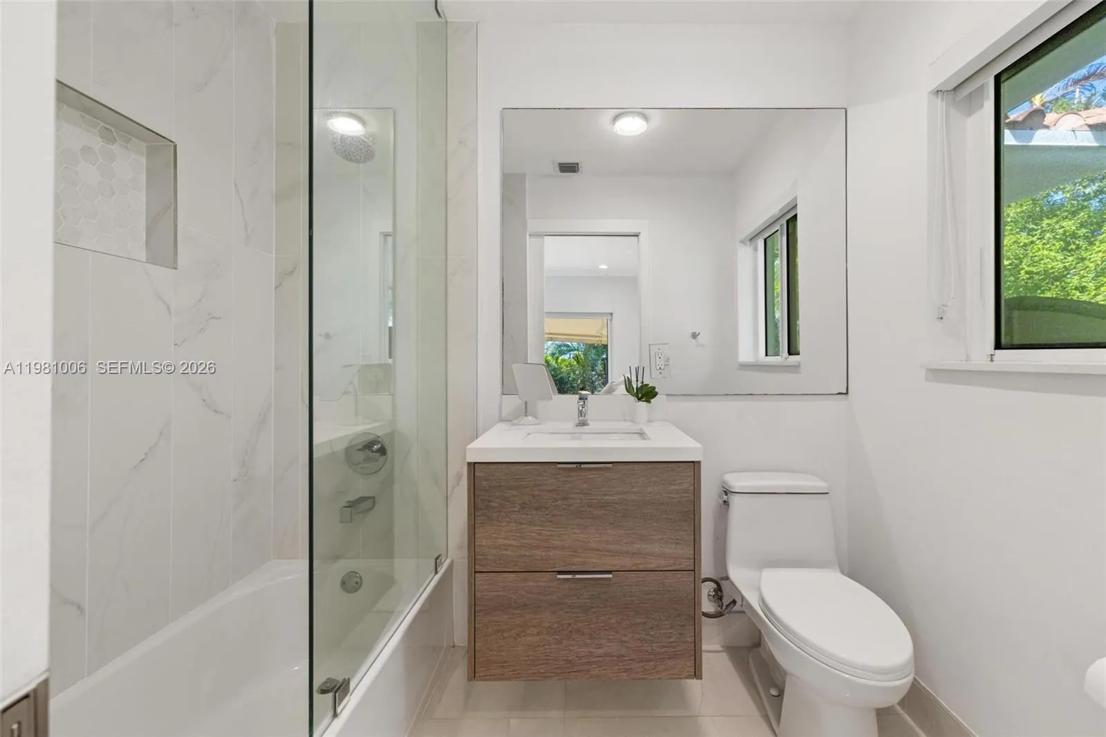 1014 Jefferson St, Hollywood, Florida 33019, Hollywood, Florida 33019, 4 Bedrooms Bedrooms, ,4 BathroomsBathrooms,Residential,For Sale,1014 Jefferson St, Hollywood, Florida 33019,A11981006