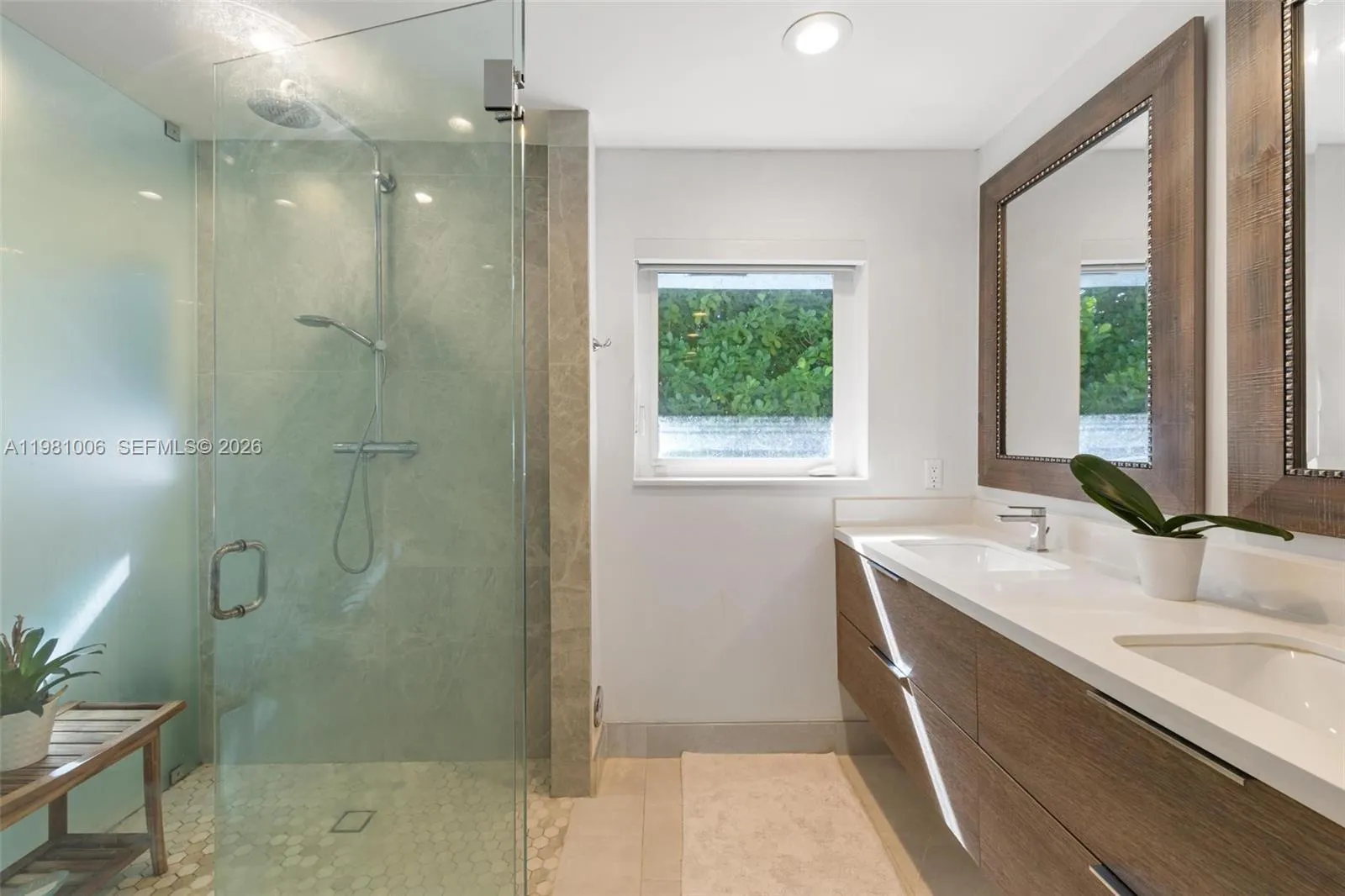 1014 Jefferson St, Hollywood, Florida 33019, Hollywood, Florida 33019, 4 Bedrooms Bedrooms, ,4 BathroomsBathrooms,Residential,For Sale,1014 Jefferson St, Hollywood, Florida 33019,A11981006