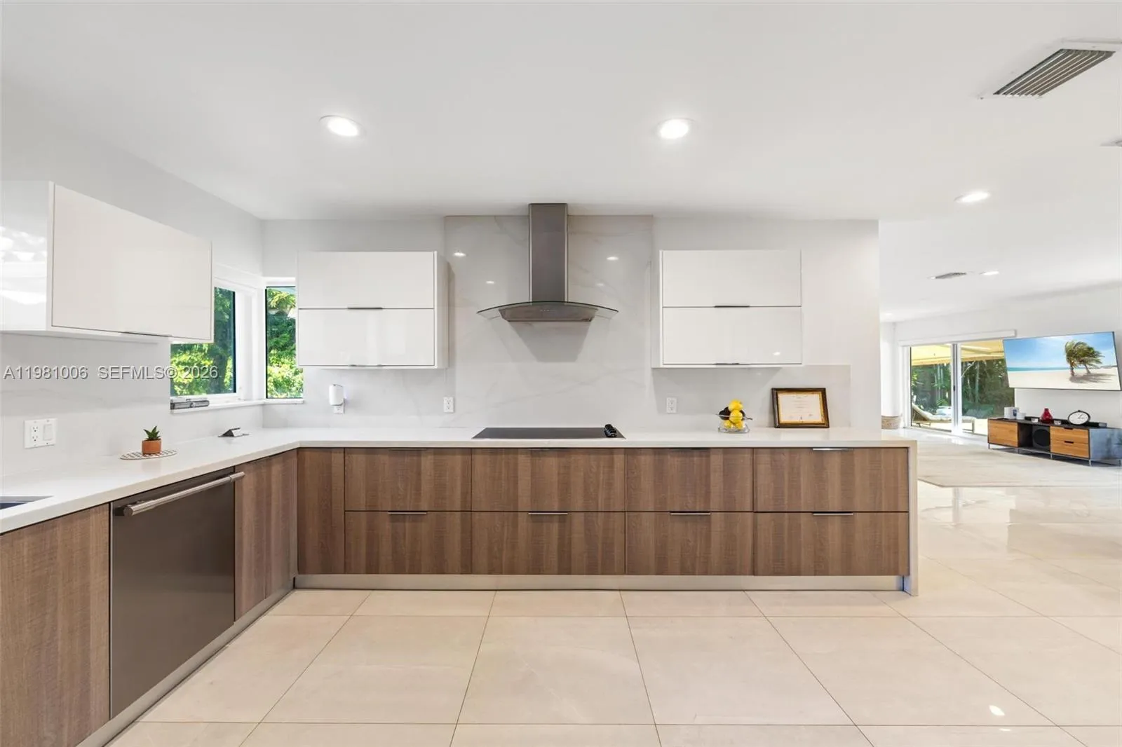 1014 Jefferson St, Hollywood, Florida 33019, Hollywood, Florida 33019, 4 Bedrooms Bedrooms, ,4 BathroomsBathrooms,Residential,For Sale,1014 Jefferson St, Hollywood, Florida 33019,A11981006