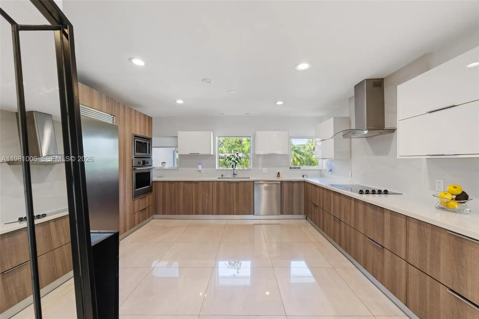 1014 Jefferson St, Hollywood, Florida 33019, Hollywood, Florida 33019, 4 Bedrooms Bedrooms, ,4 BathroomsBathrooms,Residential,For Sale,1014 Jefferson St, Hollywood, Florida 33019,A11981006