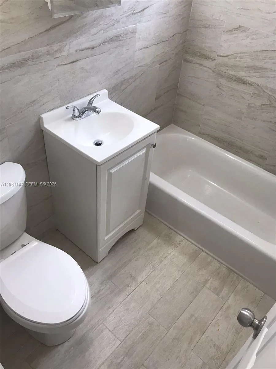 Miami, Florida 33136, 2 Bedrooms Bedrooms, ,1 BathroomBathrooms,Residential Lease,For Rent,A11981164