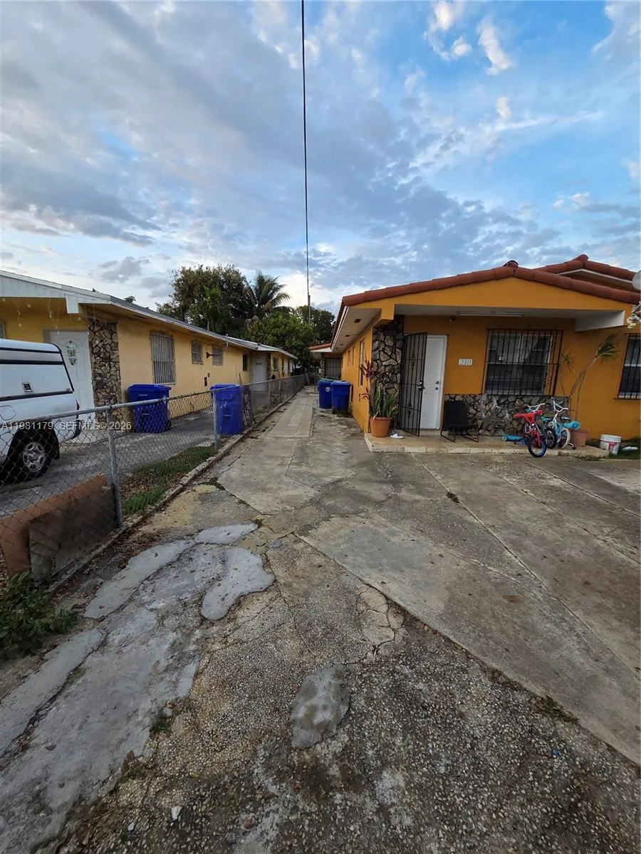 2313 Nw 33rd St Back, Miami, Florida 33142, Miami, Florida 33142, 3 Bedrooms Bedrooms, ,1 BathroomBathrooms,Residential Lease,For Rent,2313 Nw 33rd St Back, Miami, Florida 33142,A11981179