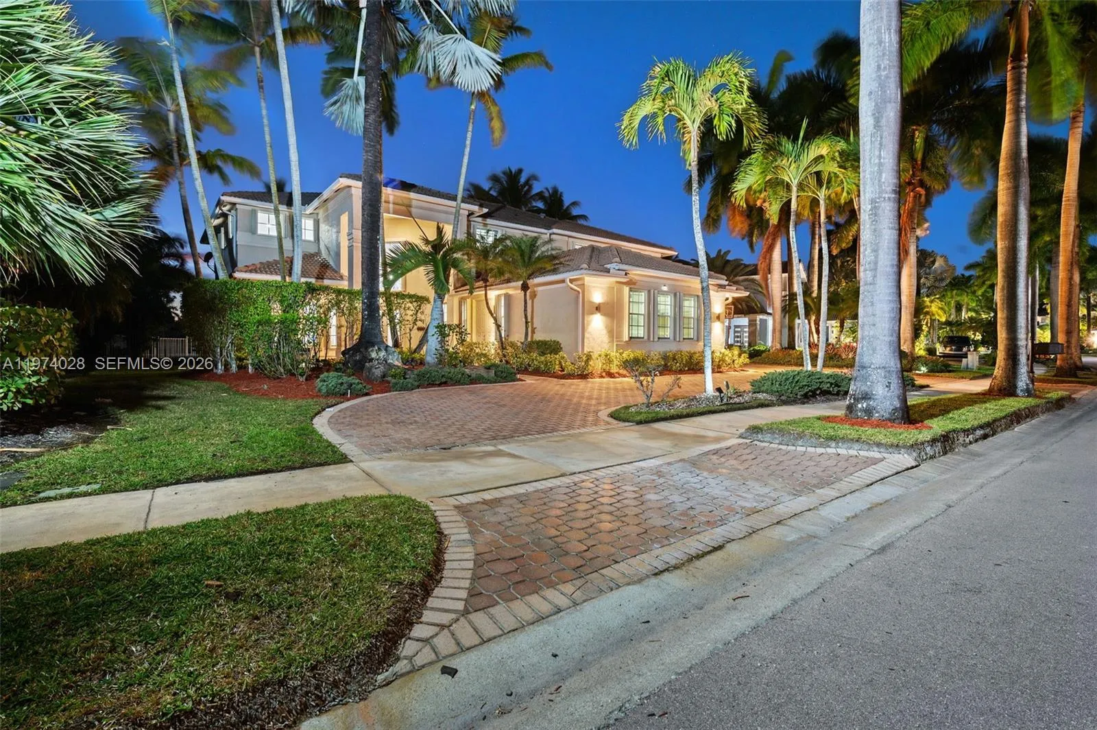 1537 Victoria Isle Way, Weston, Florida 33327, Weston, Florida 33327, 5 Bedrooms Bedrooms, ,5 BathroomsBathrooms,Residential,For Sale,1537 Victoria Isle Way, Weston, Florida 33327,A11974028