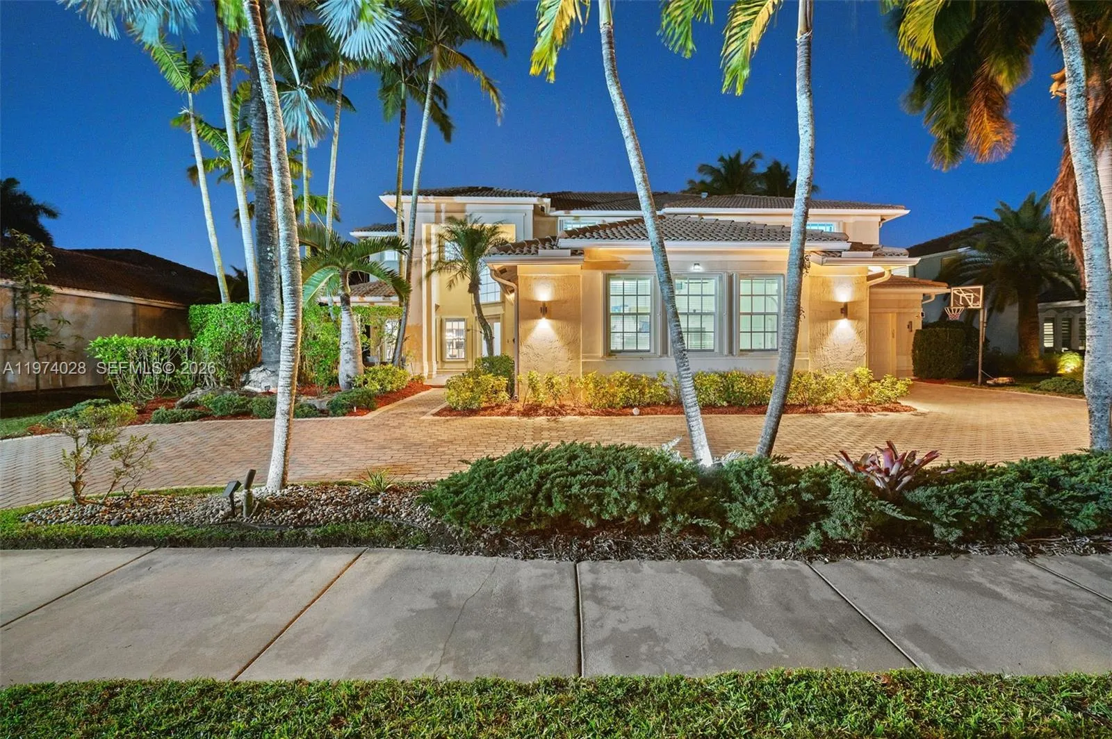 1537 Victoria Isle Way, Weston, Florida 33327, Weston, Florida 33327, 5 Bedrooms Bedrooms, ,5 BathroomsBathrooms,Residential,For Sale,1537 Victoria Isle Way, Weston, Florida 33327,A11974028