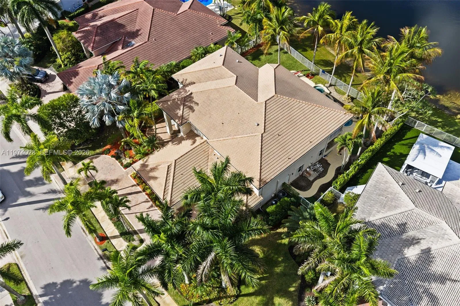 1537 Victoria Isle Way, Weston, Florida 33327, Weston, Florida 33327, 5 Bedrooms Bedrooms, ,5 BathroomsBathrooms,Residential,For Sale,1537 Victoria Isle Way, Weston, Florida 33327,A11974028