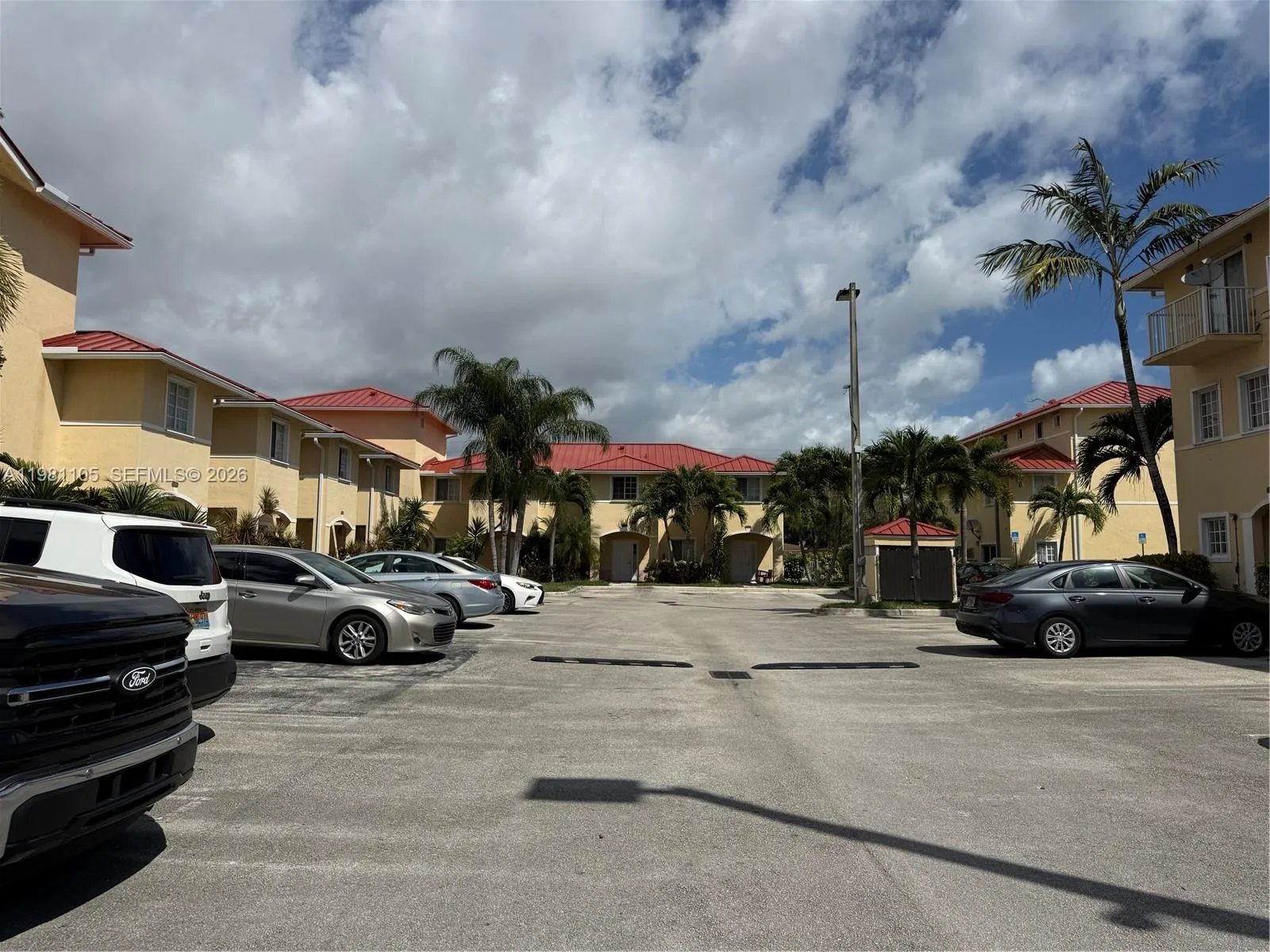 2032 Ne 167th St 3-136, North Miami Beach, Florida, North Miami Beach, Florida 33162, 3 Bedrooms Bedrooms, ,2 BathroomsBathrooms,Residential Lease,For Rent,2032 Ne 167th St 3-136, North Miami Beach, Florida,A11981105