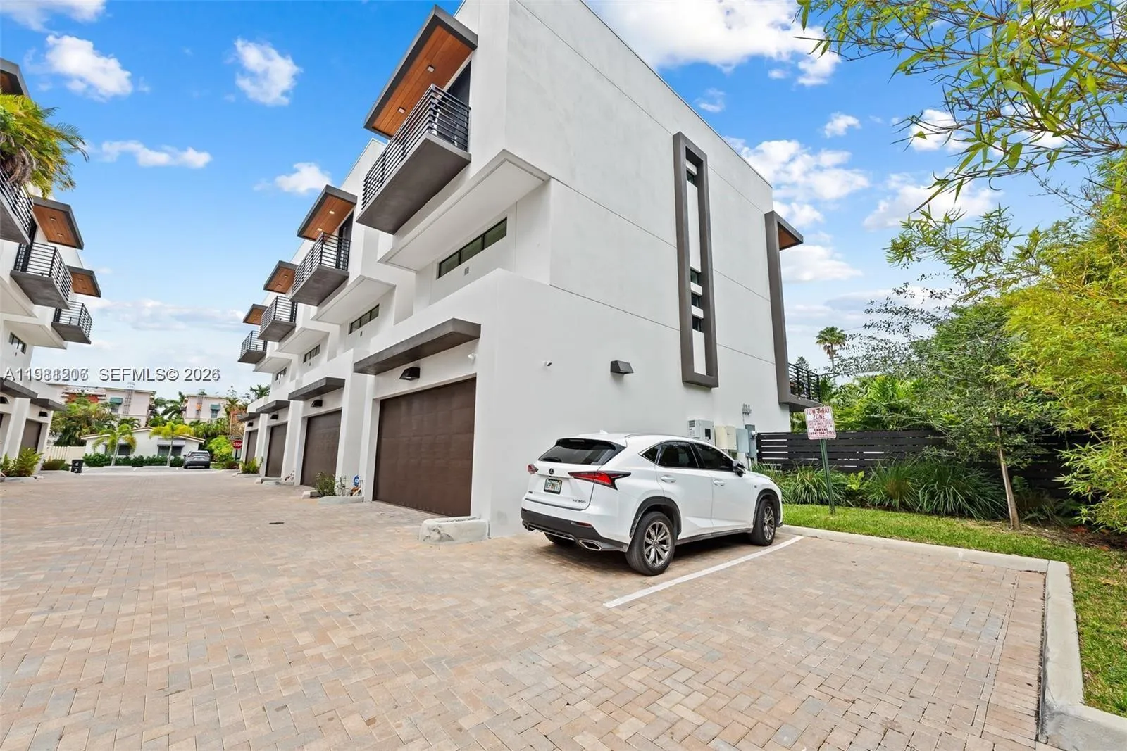 1056 N Victoria Park Rd, Fort Lauderdale, Florida, Fort Lauderdale, Florida 33304, 3 Bedrooms Bedrooms, ,3 BathroomsBathrooms,Residential Lease,For Rent,1056 N Victoria Park Rd, Fort Lauderdale, Florida ,A11981206