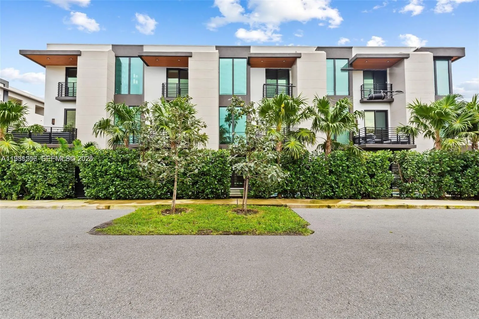 1056 N Victoria Park Rd, Fort Lauderdale, Florida, Fort Lauderdale, Florida 33304, 3 Bedrooms Bedrooms, ,3 BathroomsBathrooms,Residential Lease,For Rent,1056 N Victoria Park Rd, Fort Lauderdale, Florida ,A11981206