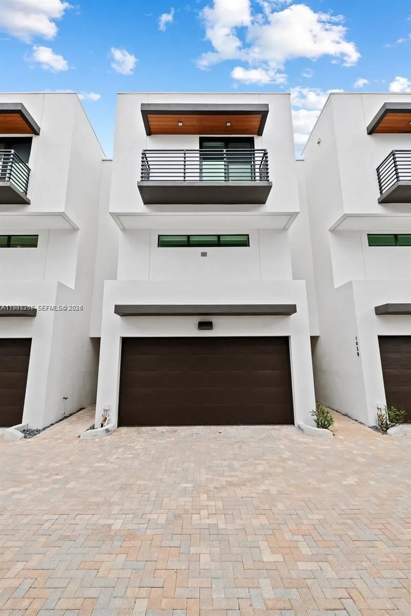 1056 N Victoria Park Rd, Fort Lauderdale, Florida, Fort Lauderdale, Florida 33304, 3 Bedrooms Bedrooms, ,3 BathroomsBathrooms,Residential Lease,For Rent,1056 N Victoria Park Rd, Fort Lauderdale, Florida ,A11981206