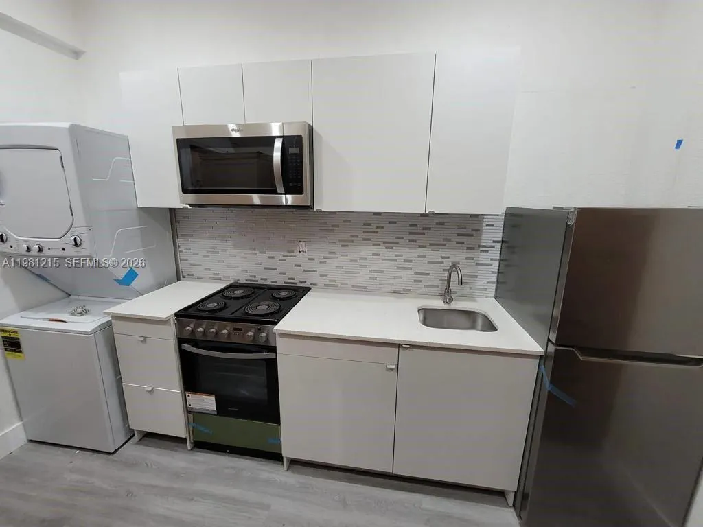 734 Sw 4th St 6, Miami, Florida 33130, Miami, Florida 33130, 2 Bedrooms Bedrooms, ,1 BathroomBathrooms,Residential Lease,For Rent,734 Sw 4th St 6, Miami, Florida 33130,A11981215